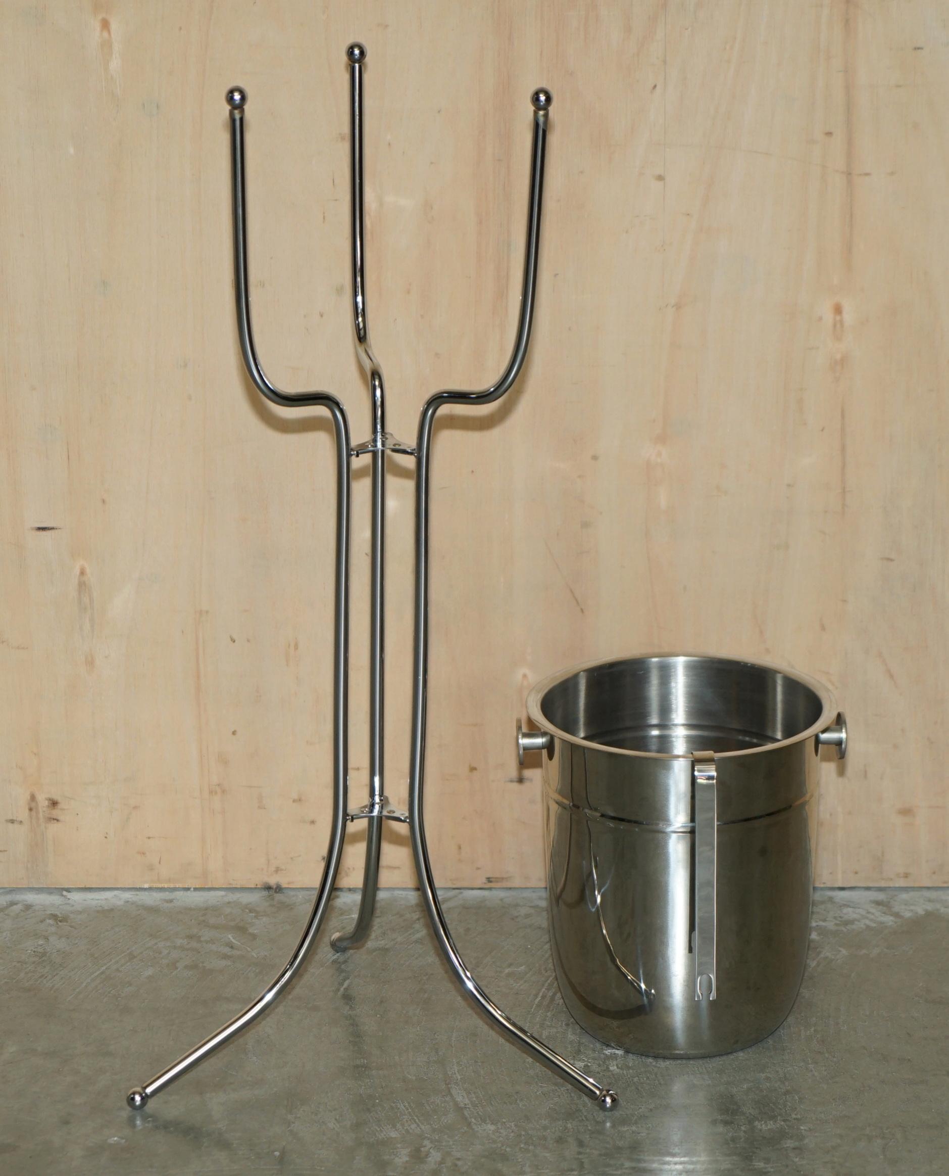 LUXURY PAIR OF CHAMPAGNE BUCKETS ON STANDS IN STAINLESS STEEl For Sale 7