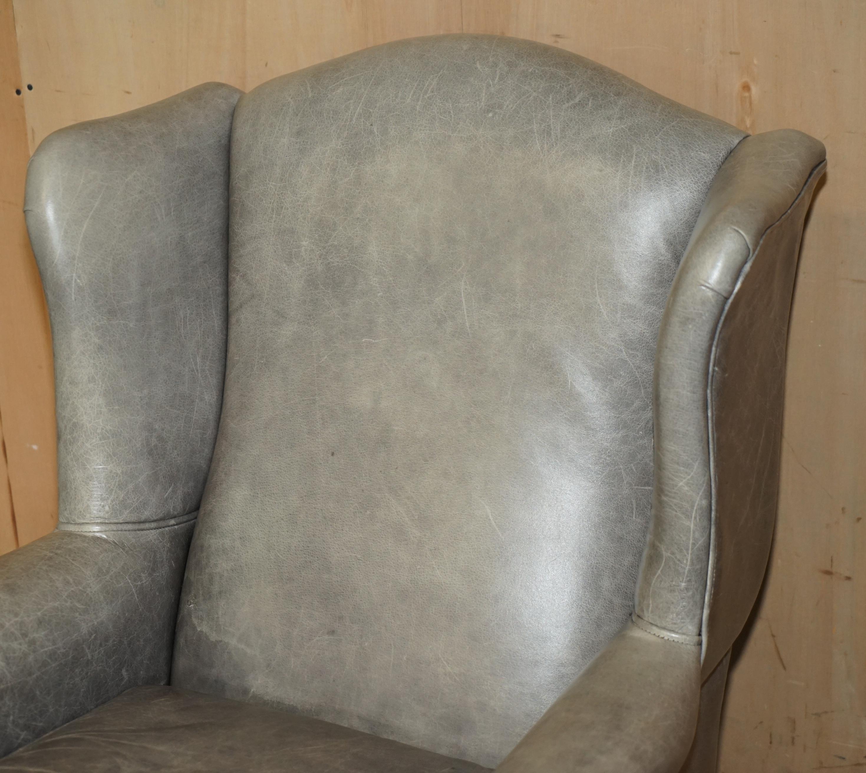 LUXURY PAIR OF CONTEMPORARY GREY BLUE LEATHER WINGBACK ARMCHAIRS EBONISED LEGs For Sale 8