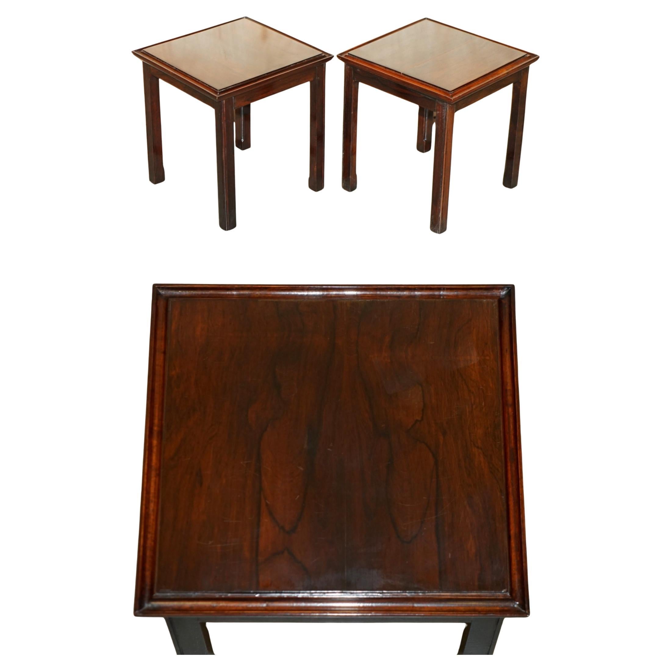 Paire de petites tables de chevet en bois dur, modernes du milieu du siècle dernier