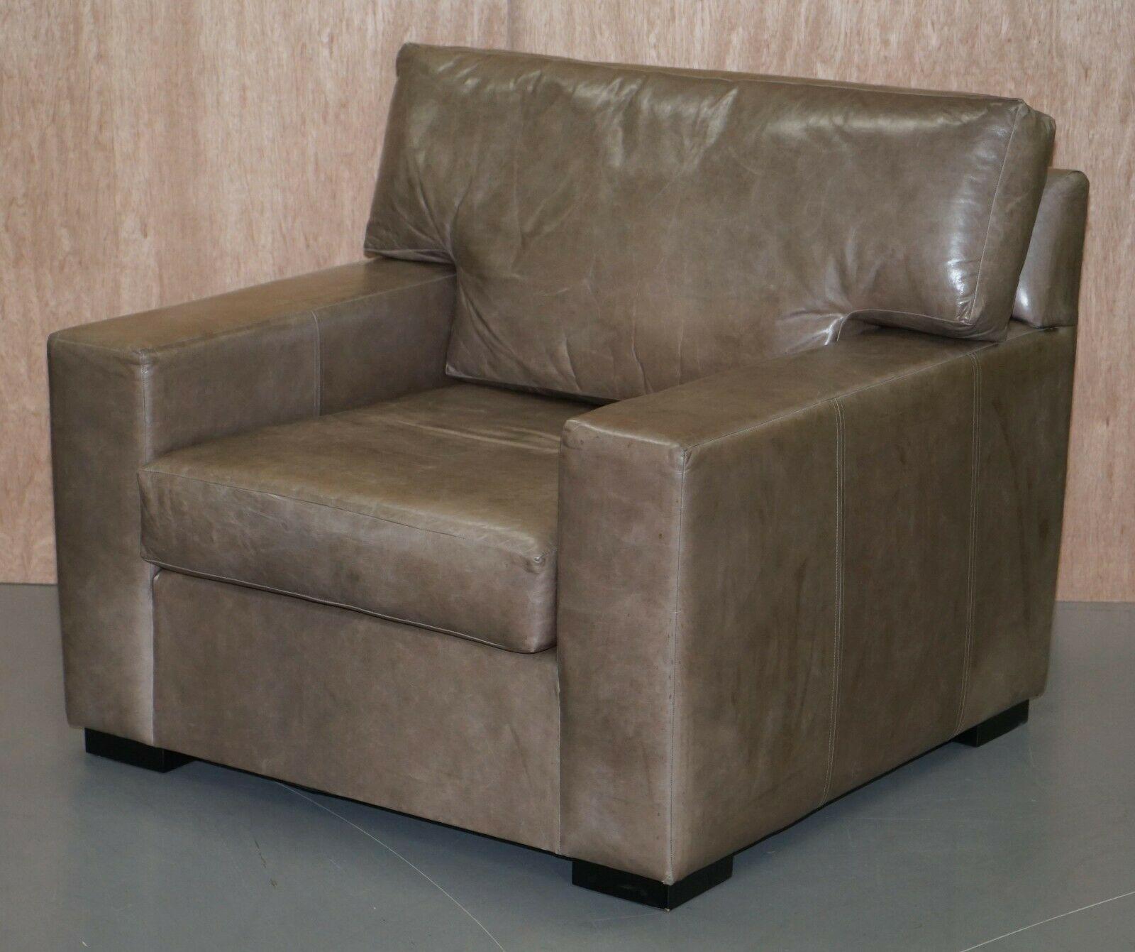 English Luxury Pair of Very Large Contemporary Grey Leather Armchairs or Love Seats For Sale