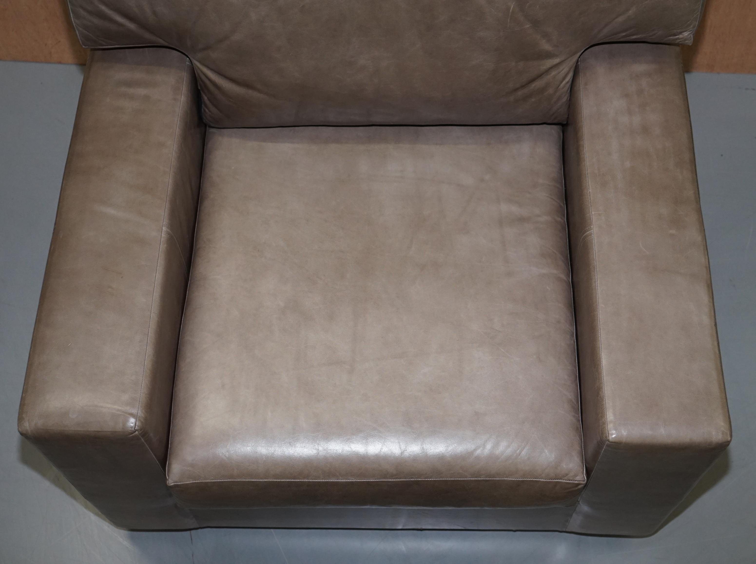 Luxury Pair of Very Large Designer Grey Leather Armchairs or Love Seats For Sale 1