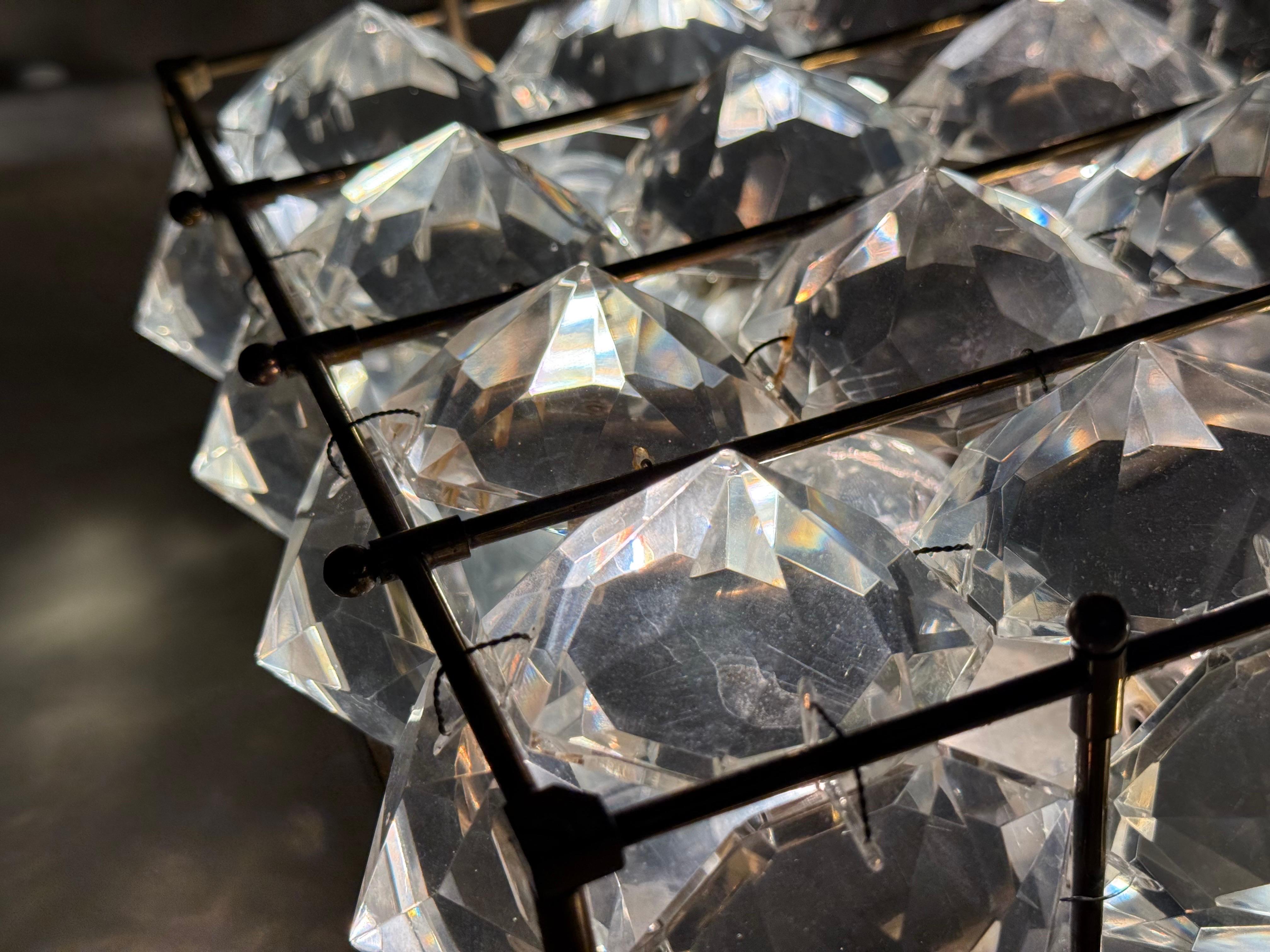 Focaccina di lusso con diamanti Brilliante di Palwa in cristallo al piombo e ottone in vendita 9