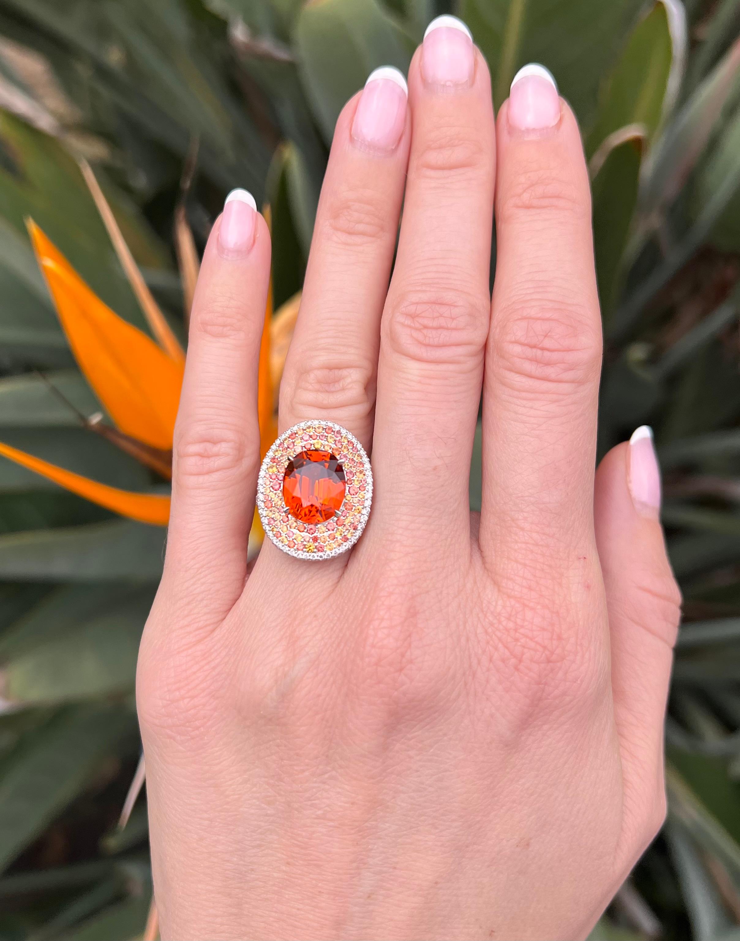 Lujoso Anillo de Platino Granate Mandarín - 6,75 ct , Zafiros y Diamantes Raros de Fantasía Corte oval en venta