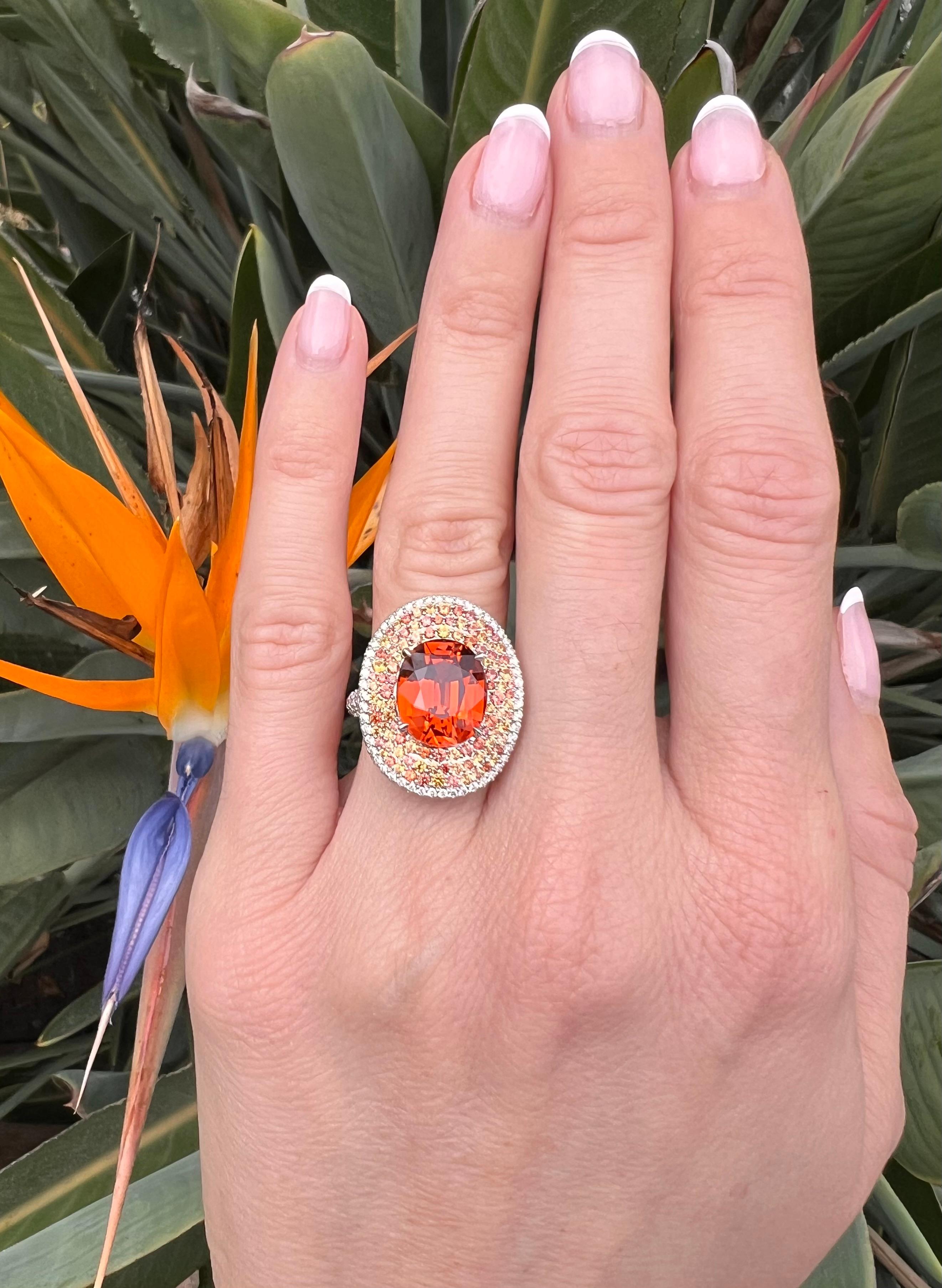 Lujoso Anillo de Platino Granate Mandarín - 6,75 ct , Zafiros y Diamantes Raros de Fantasía en Nuevo estado para la venta en Beverly Hills, CA