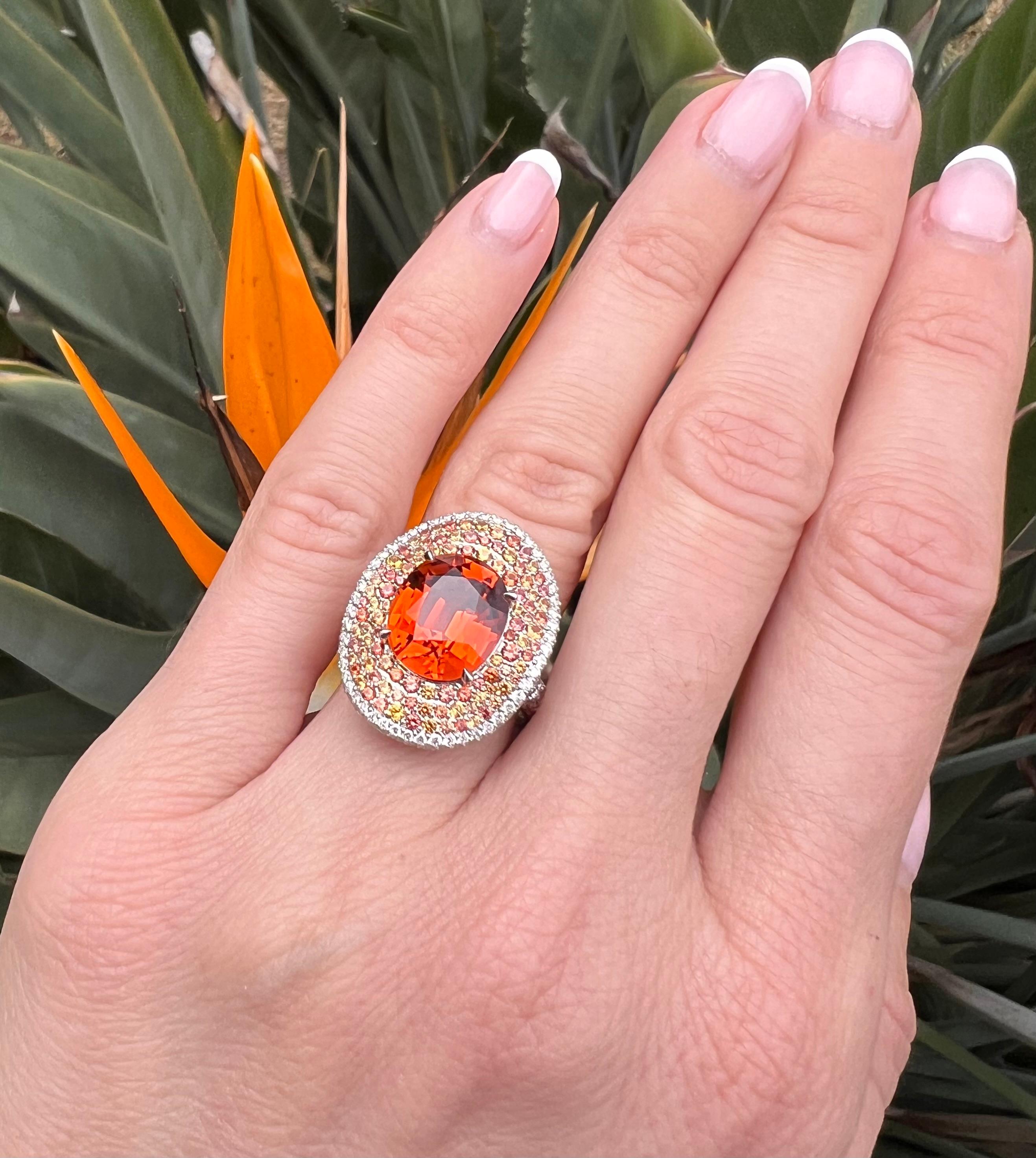 Lujoso Anillo de Platino Granate Mandarín - 6,75 ct , Zafiros y Diamantes Raros de Fantasía en venta 2