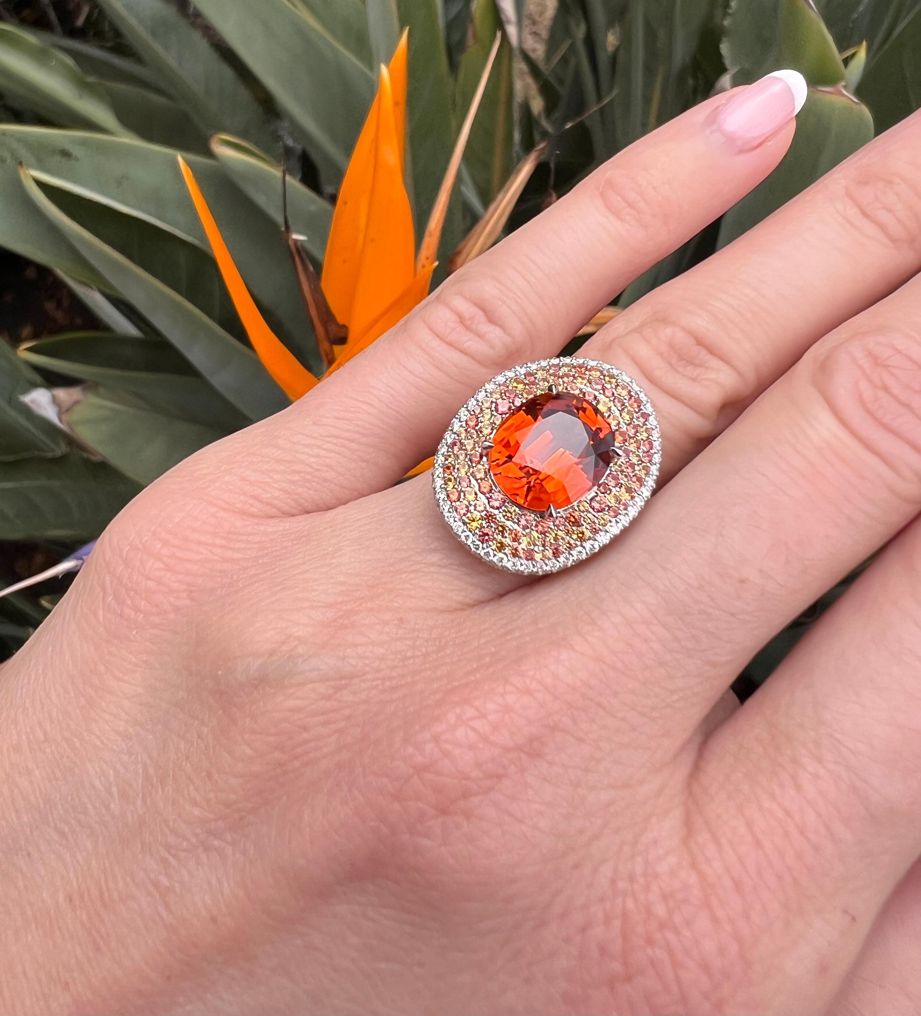 Lujoso Anillo de Platino Granate Mandarín - 6,75 ct , Zafiros y Diamantes Raros de Fantasía en venta 3