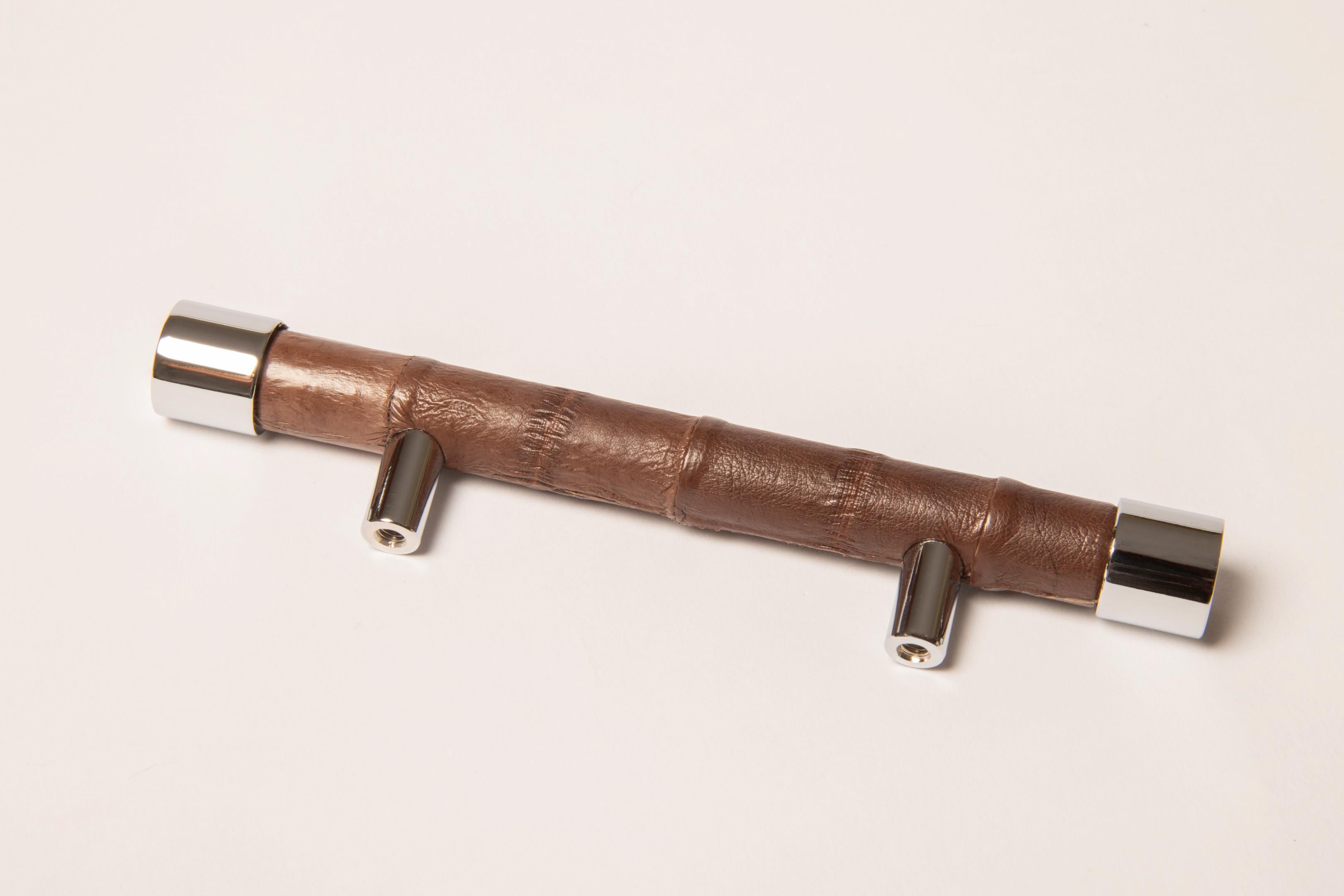 Tirador de Lujo Varios Acabados en Metal y Piel Forma de Tubo Níquel Medio Latón en venta