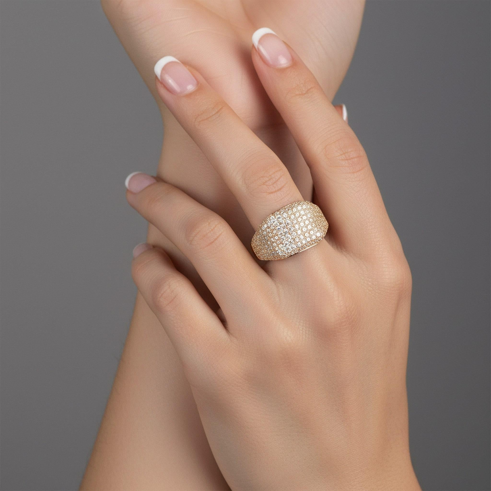 in vendita:  Anello di lusso in oro giallo 14 carati (o 18 carati su richiesta) Anello largo con pavé di diamanti 2