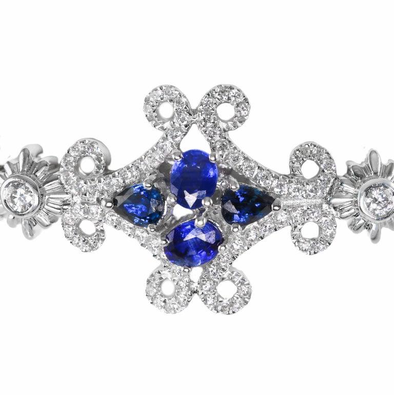 Taglio ovale Bracciale di lusso con zaffiri e diamanti, oro bianco 18 carati, vestibilità flessibile 3,61 carati in vendita
