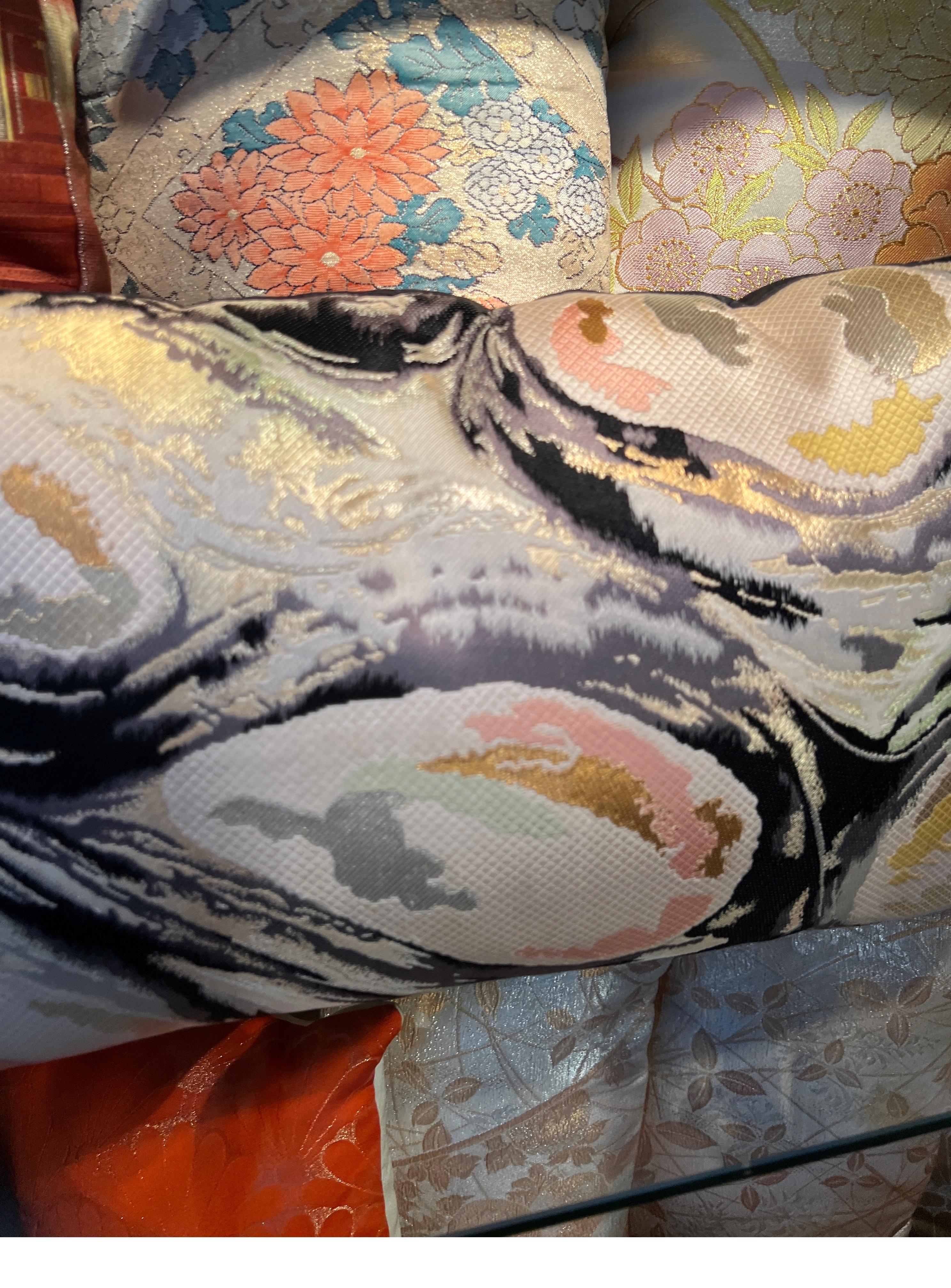 Luxury Silk pillow from Sinapango Interiors Paris For Sale 4