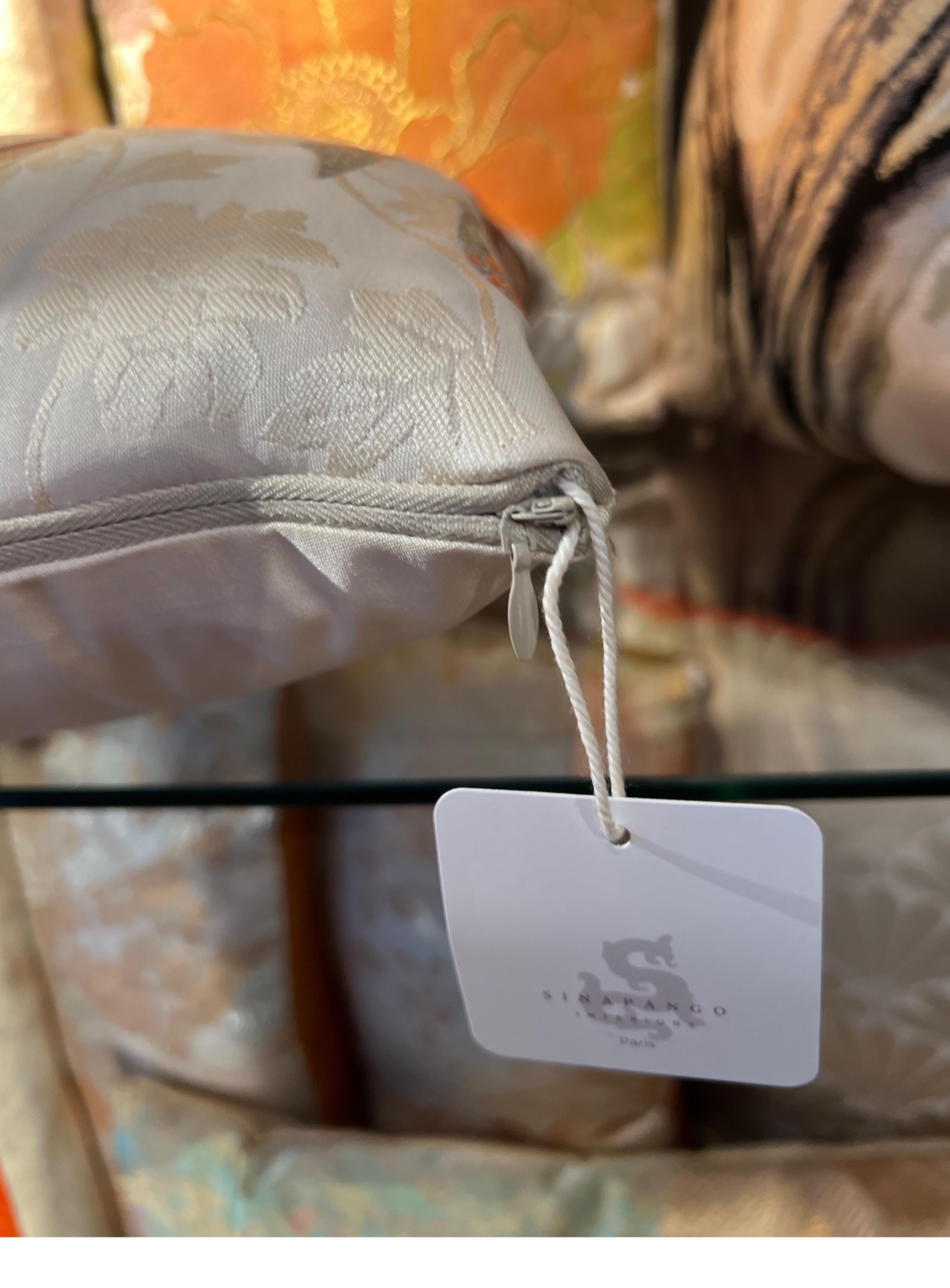 Luxury Silk pillow from Sinapango Interiors Paris For Sale 5
