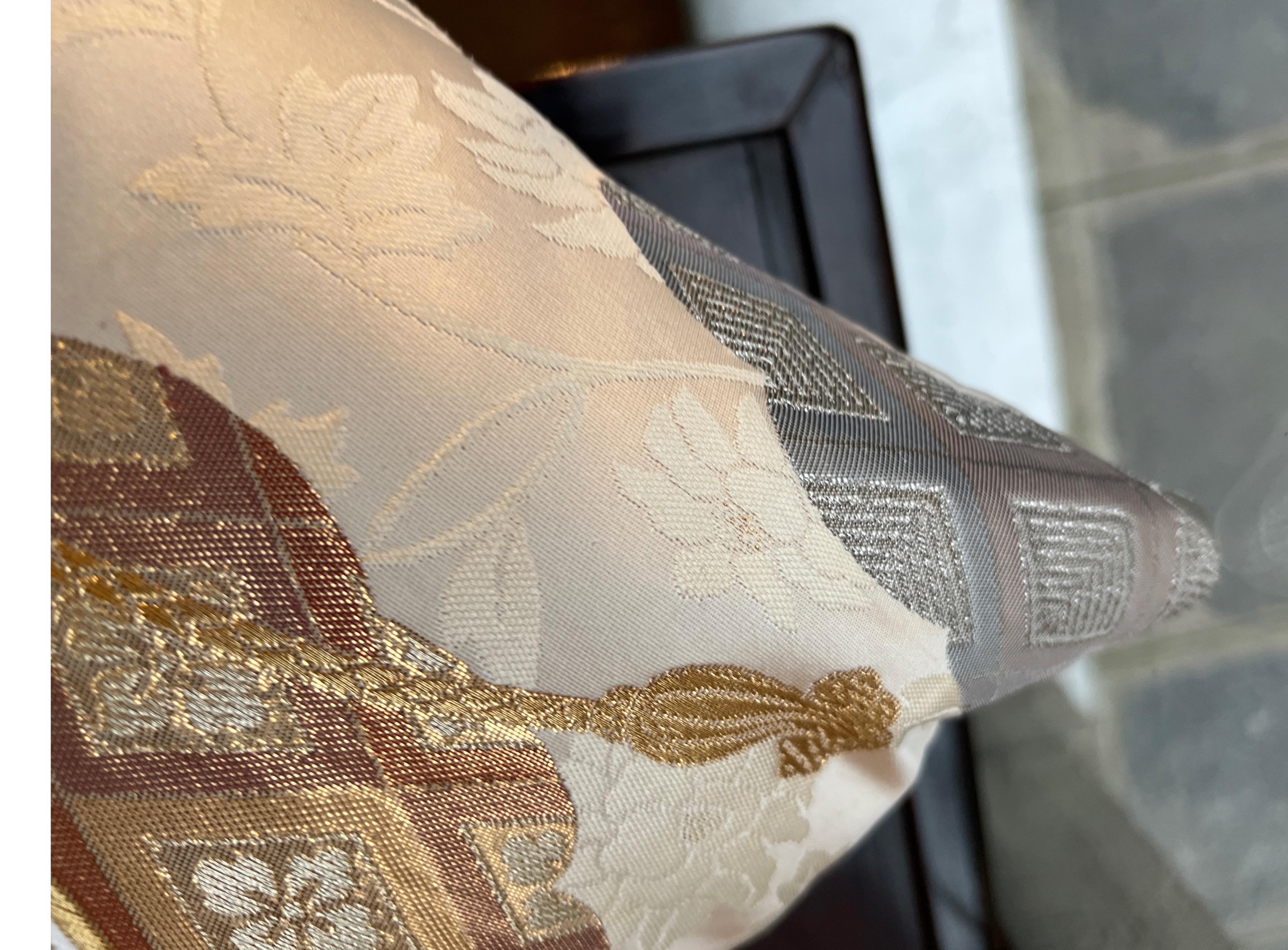 Luxury Silk pillow from Sinapango Interiors Paris 7