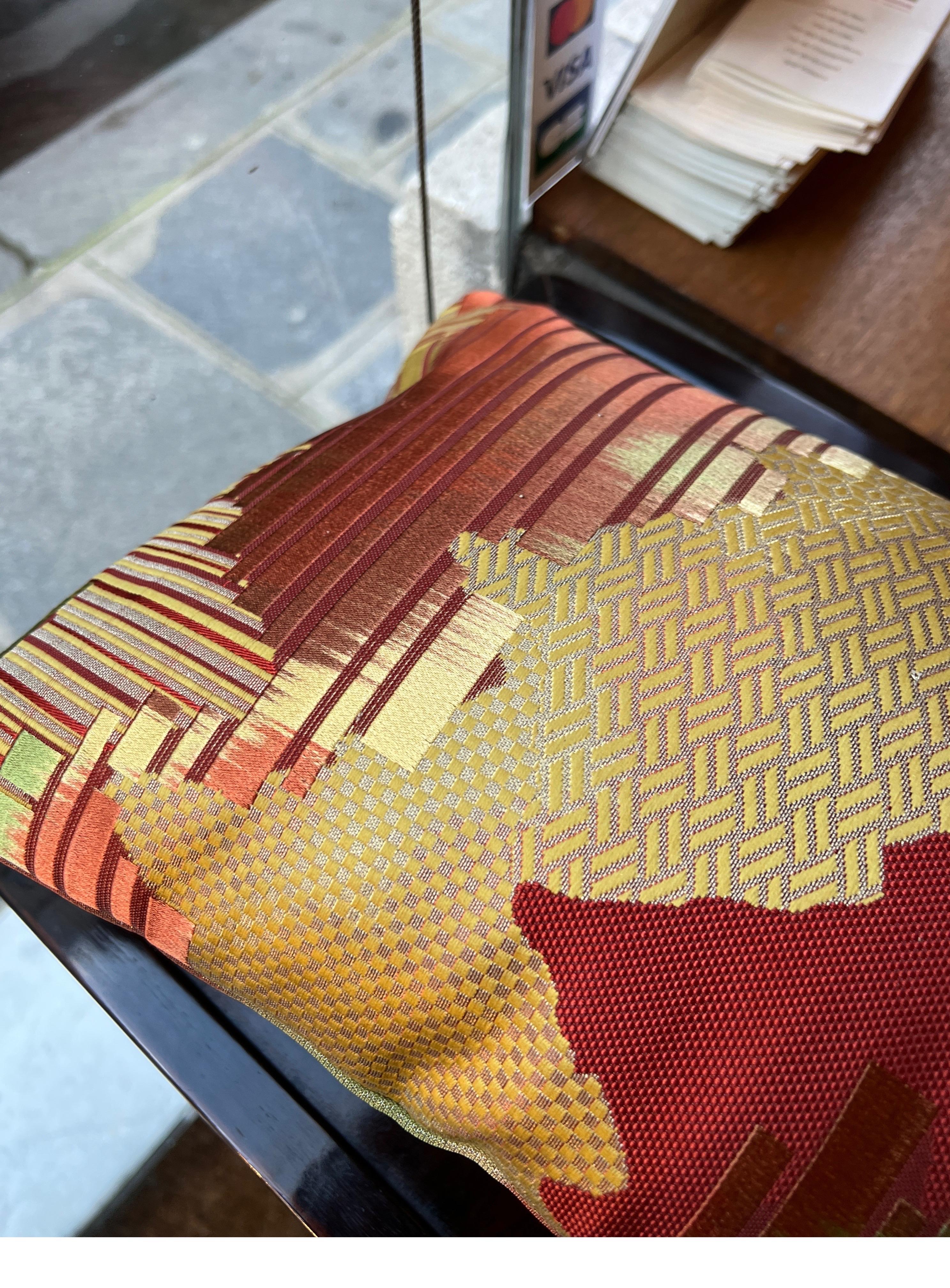 Luxury Silk pillow from Sinapango Interiors Paris For Sale 10