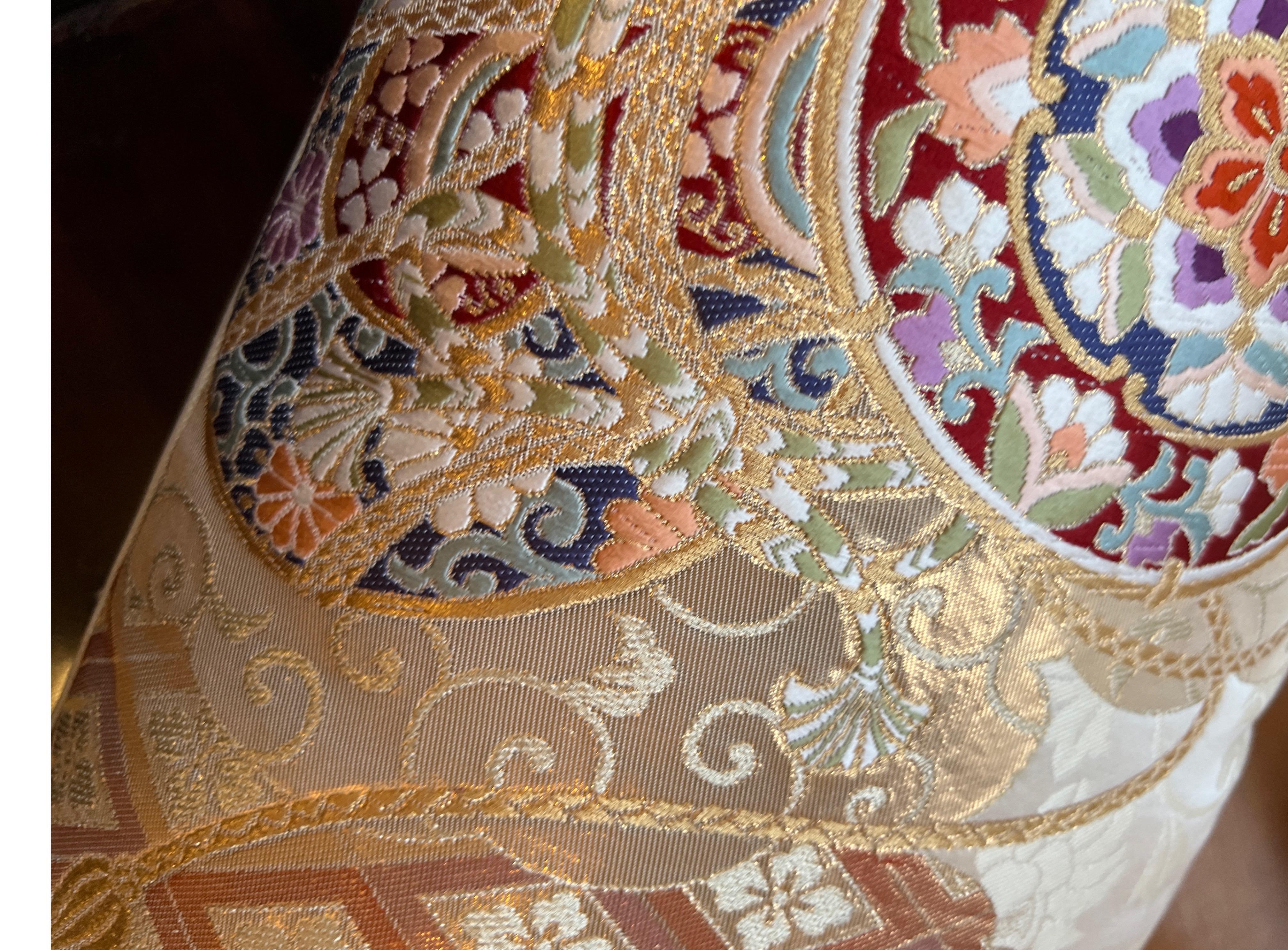 Luxury Silk pillow from Sinapango Interiors Paris 14