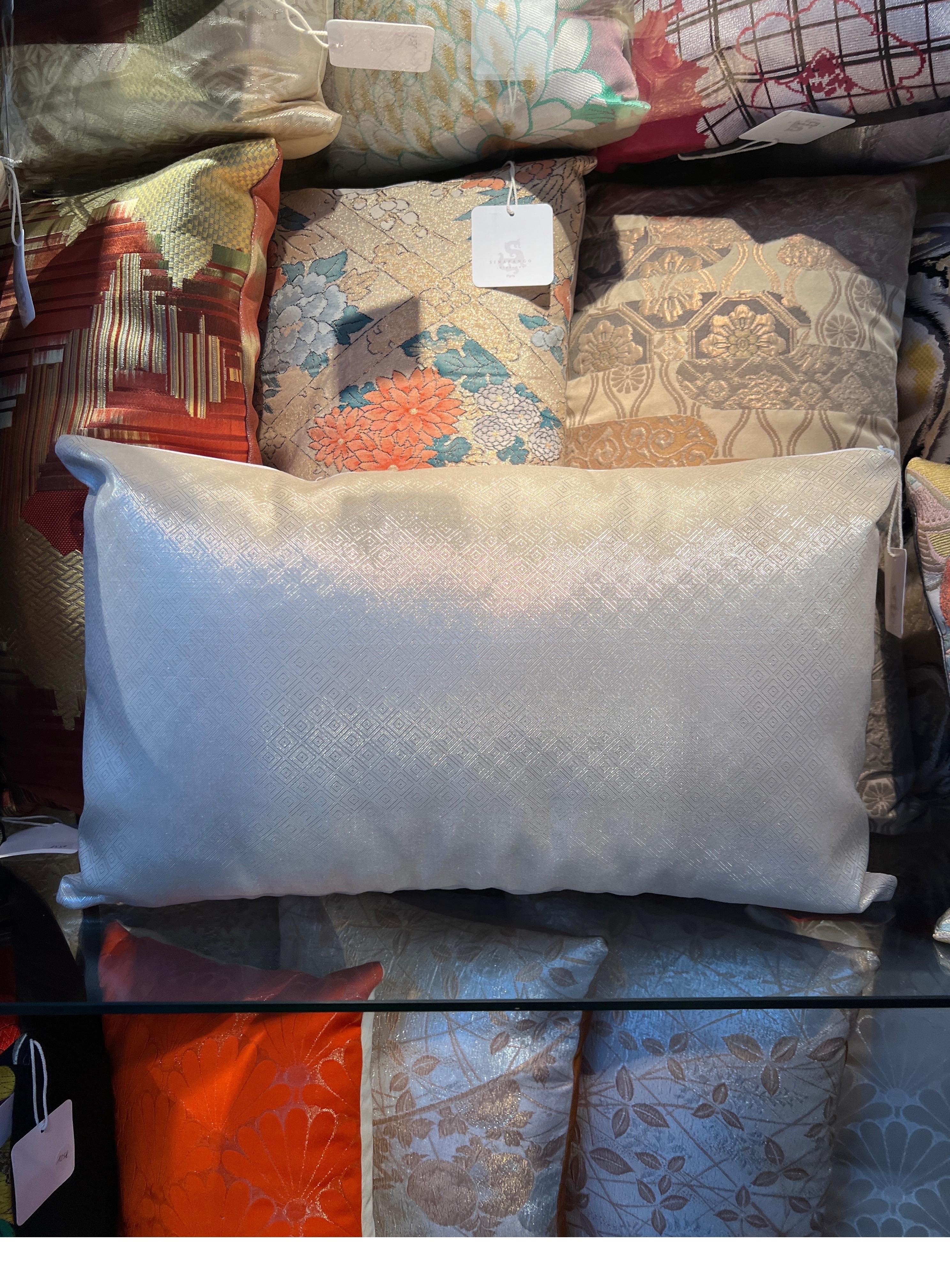 Luxury Silk pillow from Sinapango Interiors Paris For Sale 1