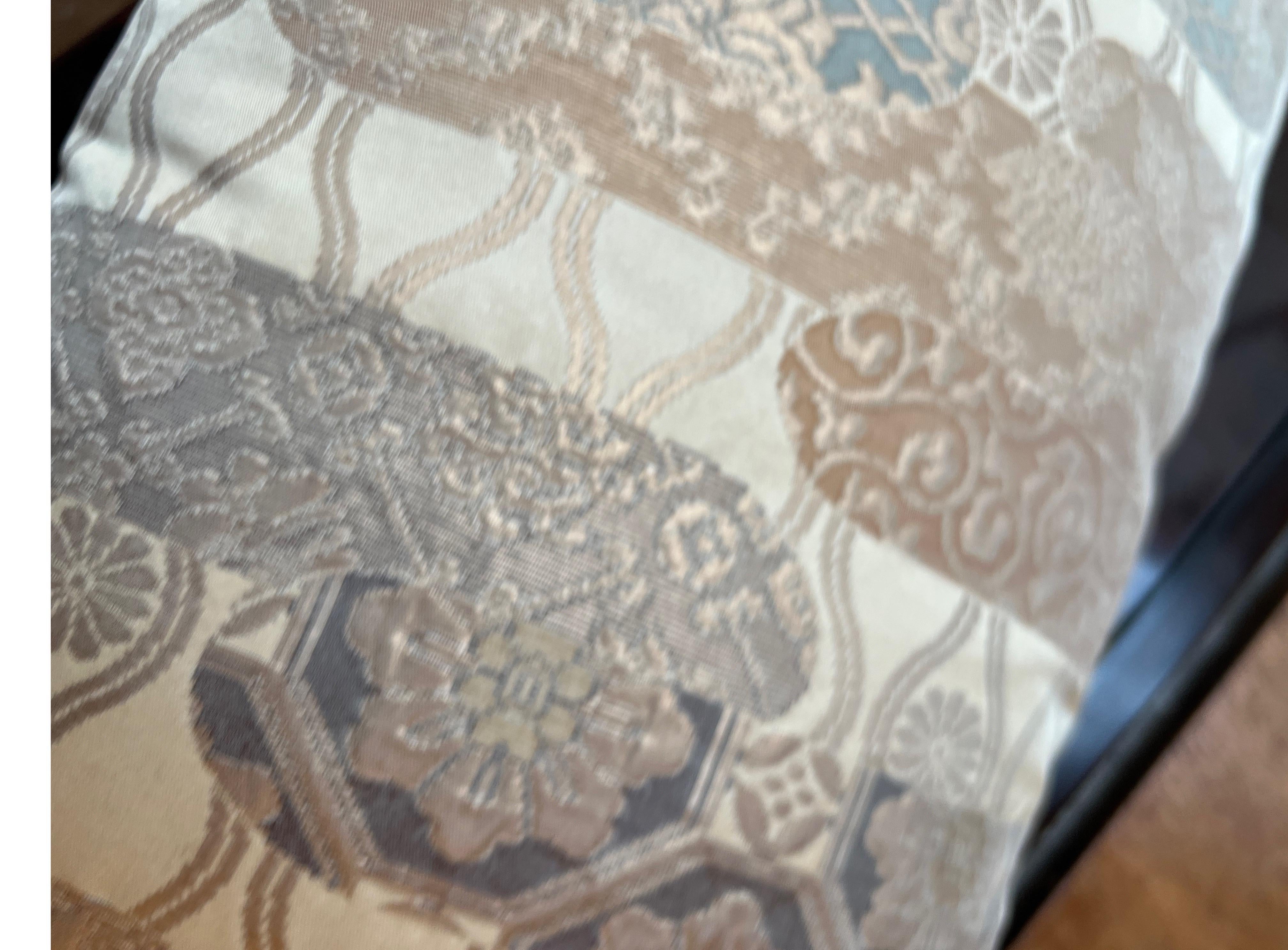 Luxury Silk pillow from Sinapango Interiors Paris For Sale 1