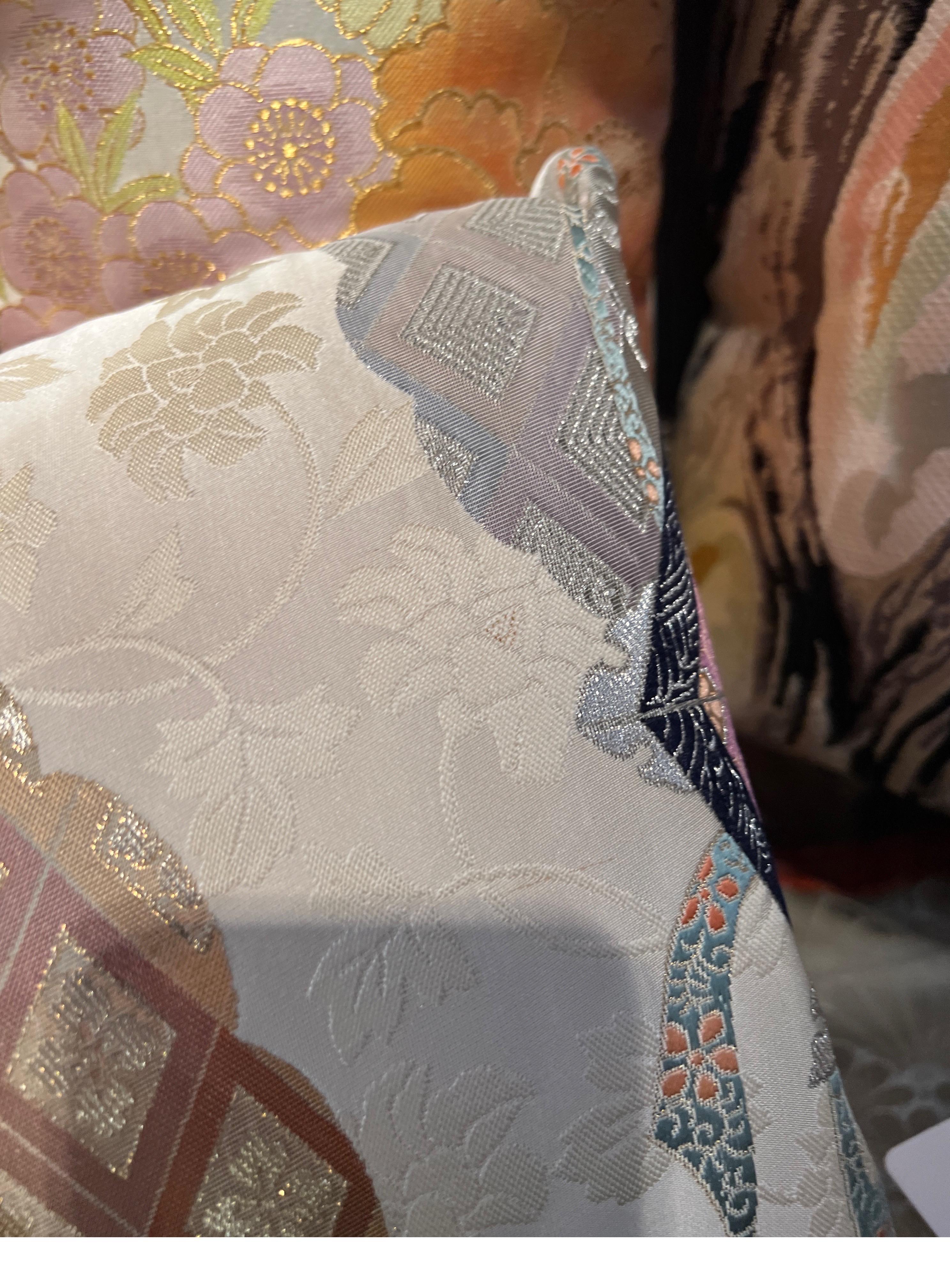 Luxury Silk pillow from Sinapango Interiors Paris 1