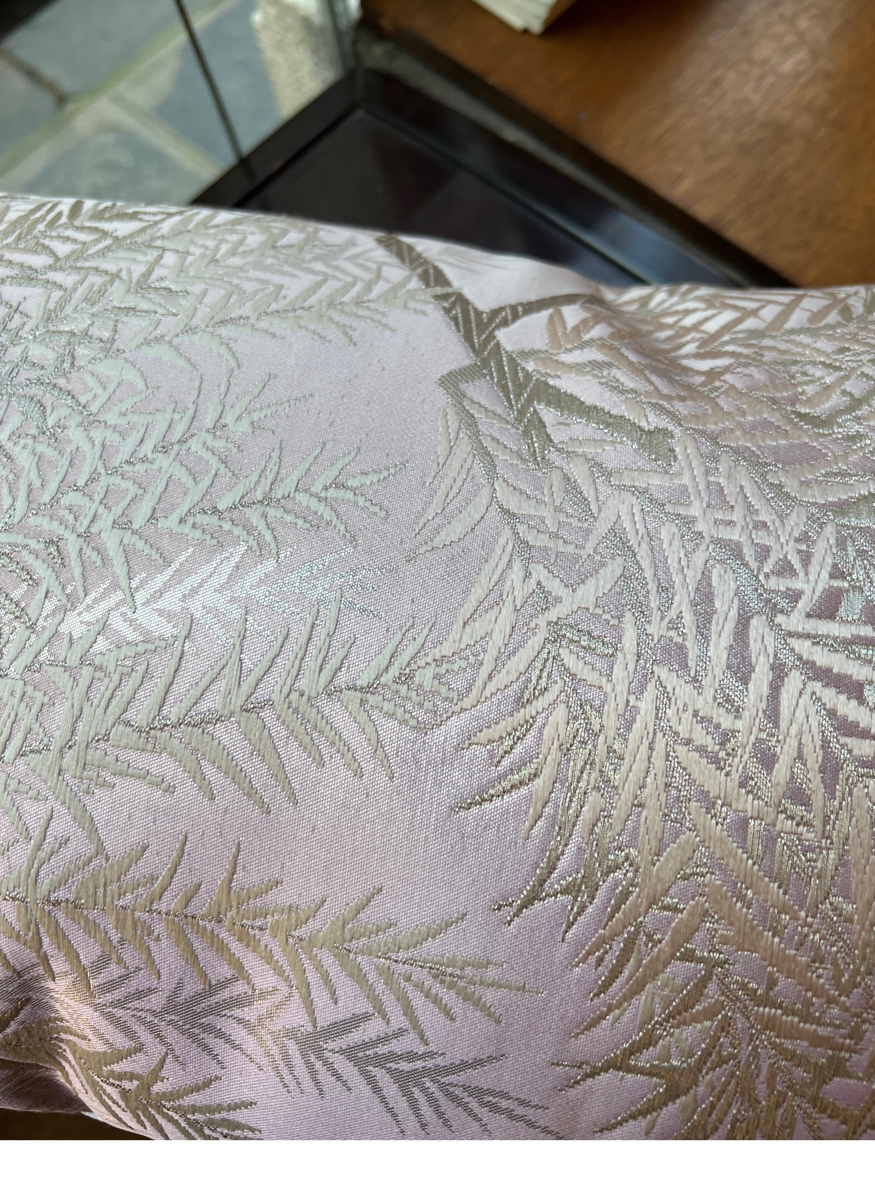 Luxury Silk pillow from Sinapango Interiors Paris For Sale 3