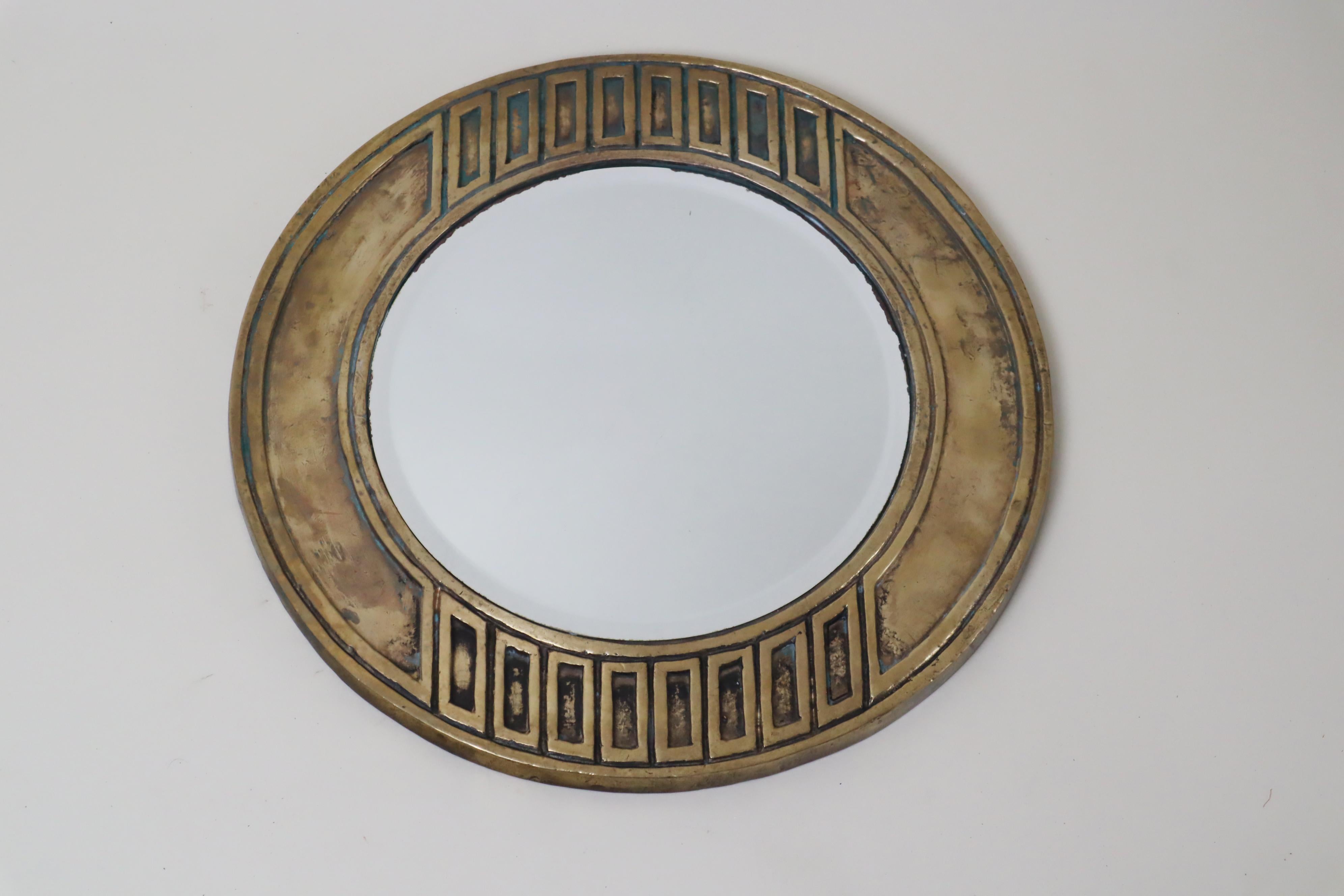 Luxueux miroir rond en laiton coulé massif au design Brutalisme du milieu du siècle en vente 4