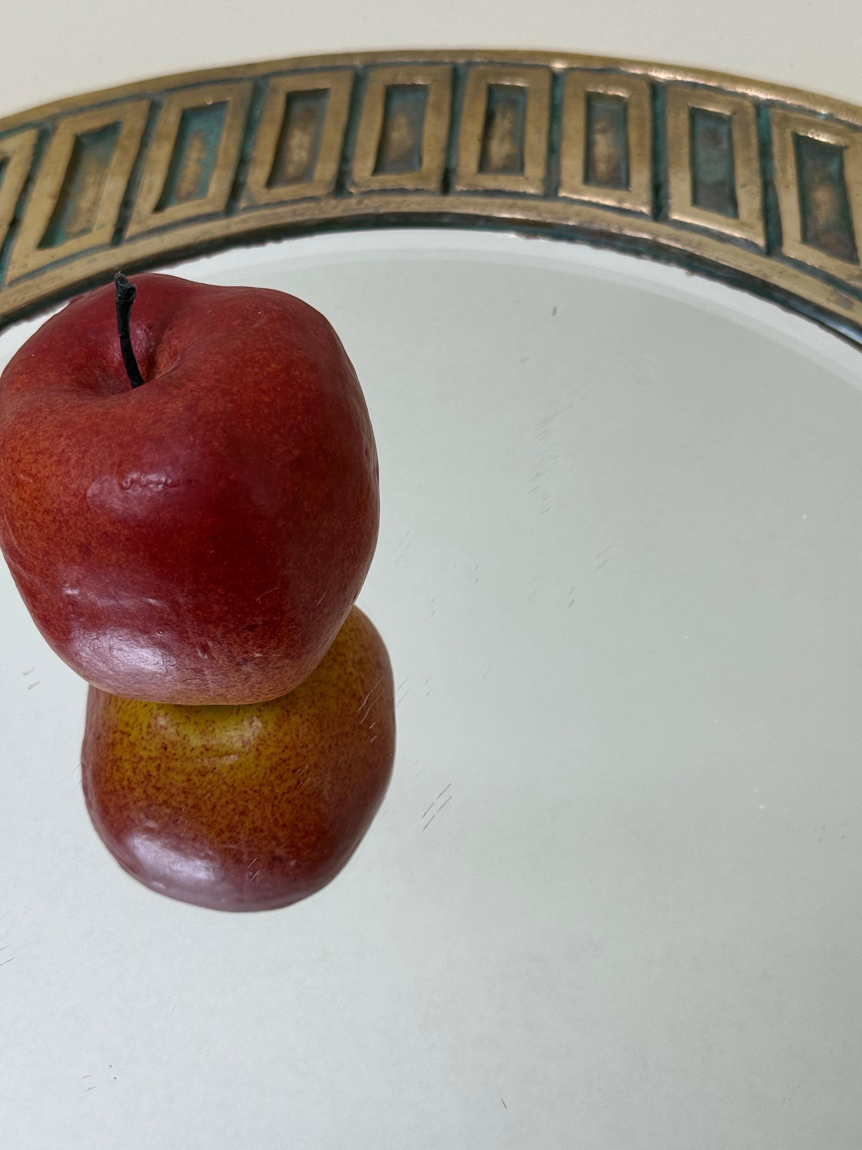 Luxueux miroir rond en laiton coulé massif au design Brutalisme du milieu du siècle en vente 6