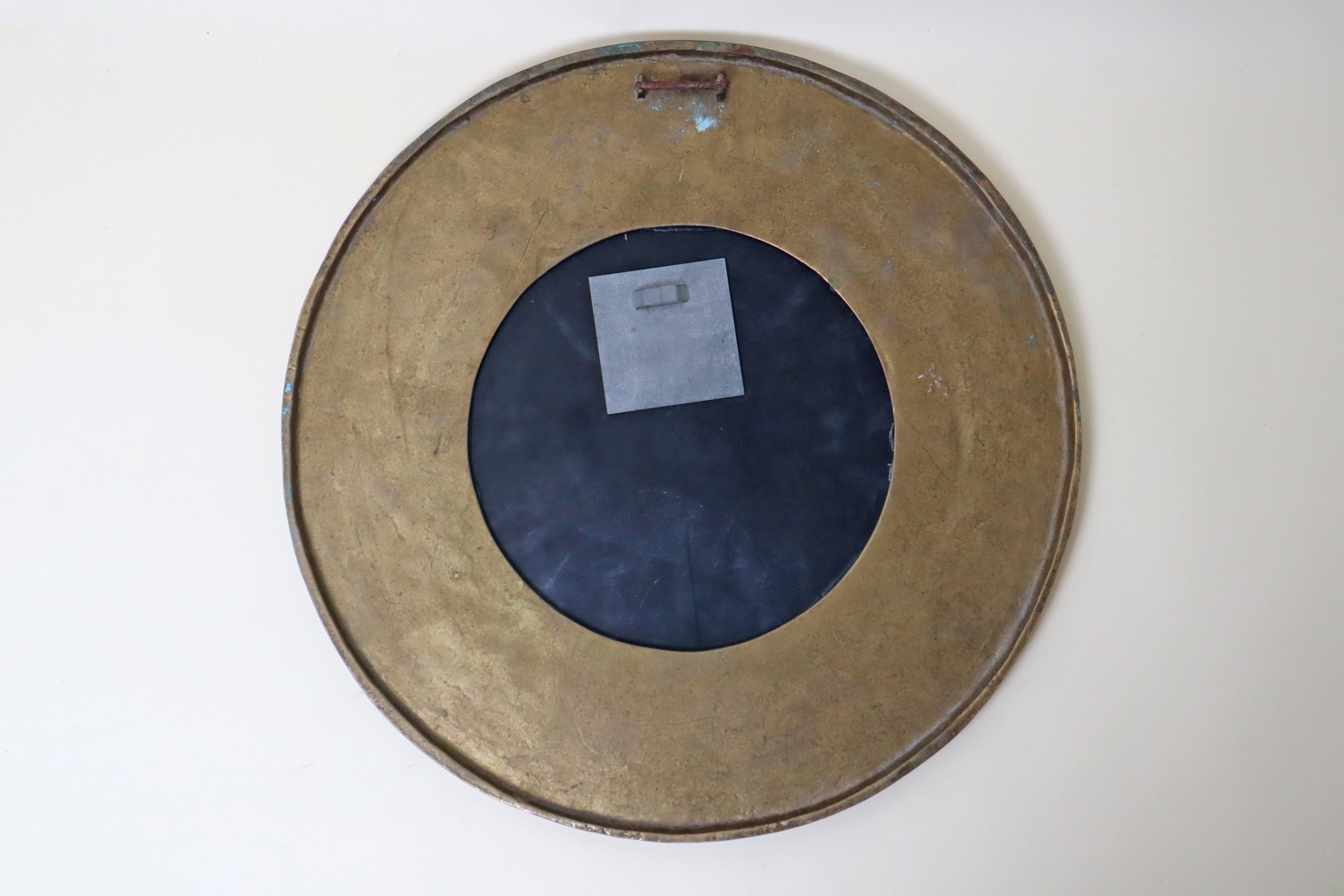 Mid-Century Modern Luxueux miroir rond en laiton coulé massif au design Brutalisme du milieu du siècle en vente