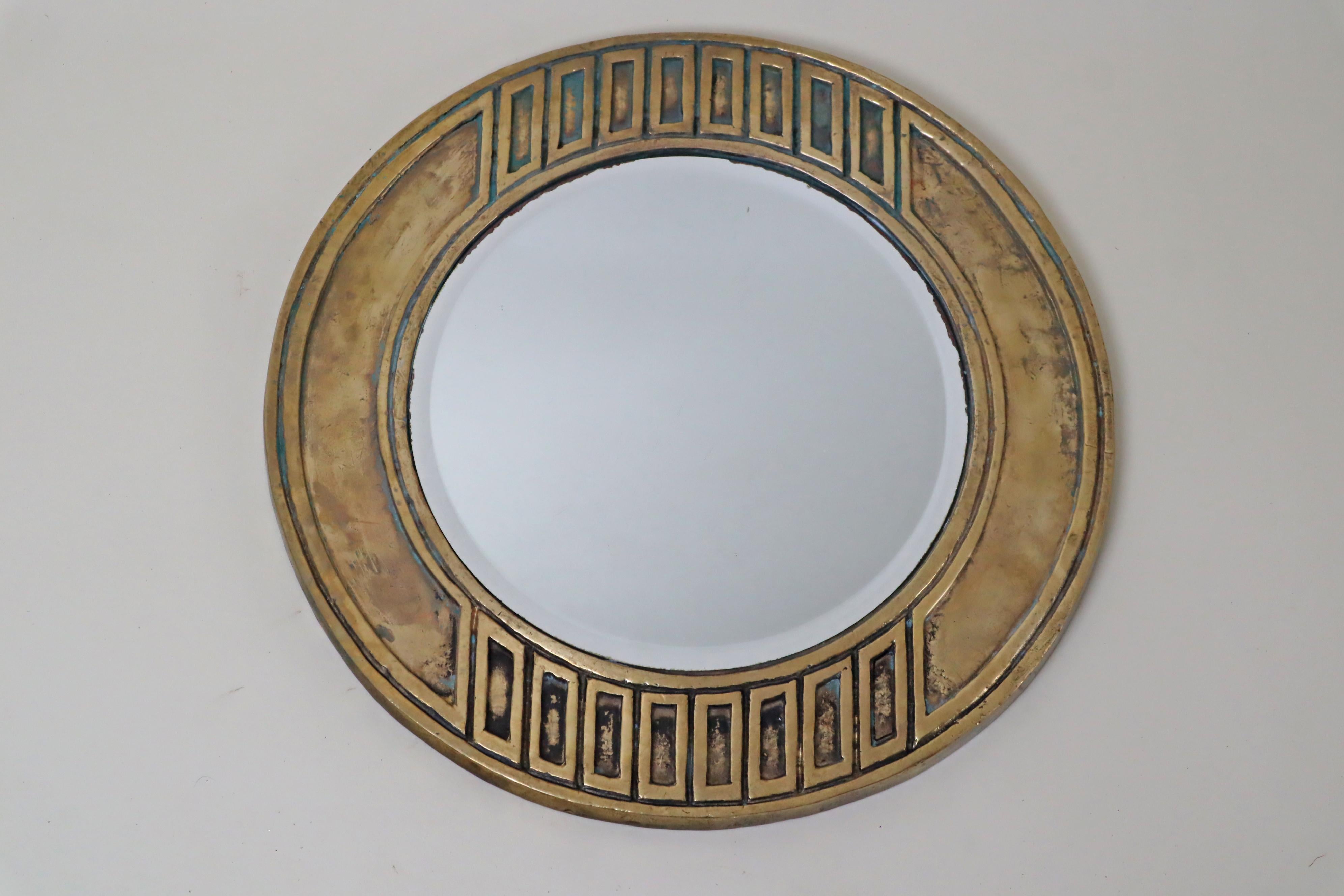 Luxueux miroir rond en laiton coulé massif au design Brutalisme du milieu du siècle Bon état - En vente à Hannover, DE