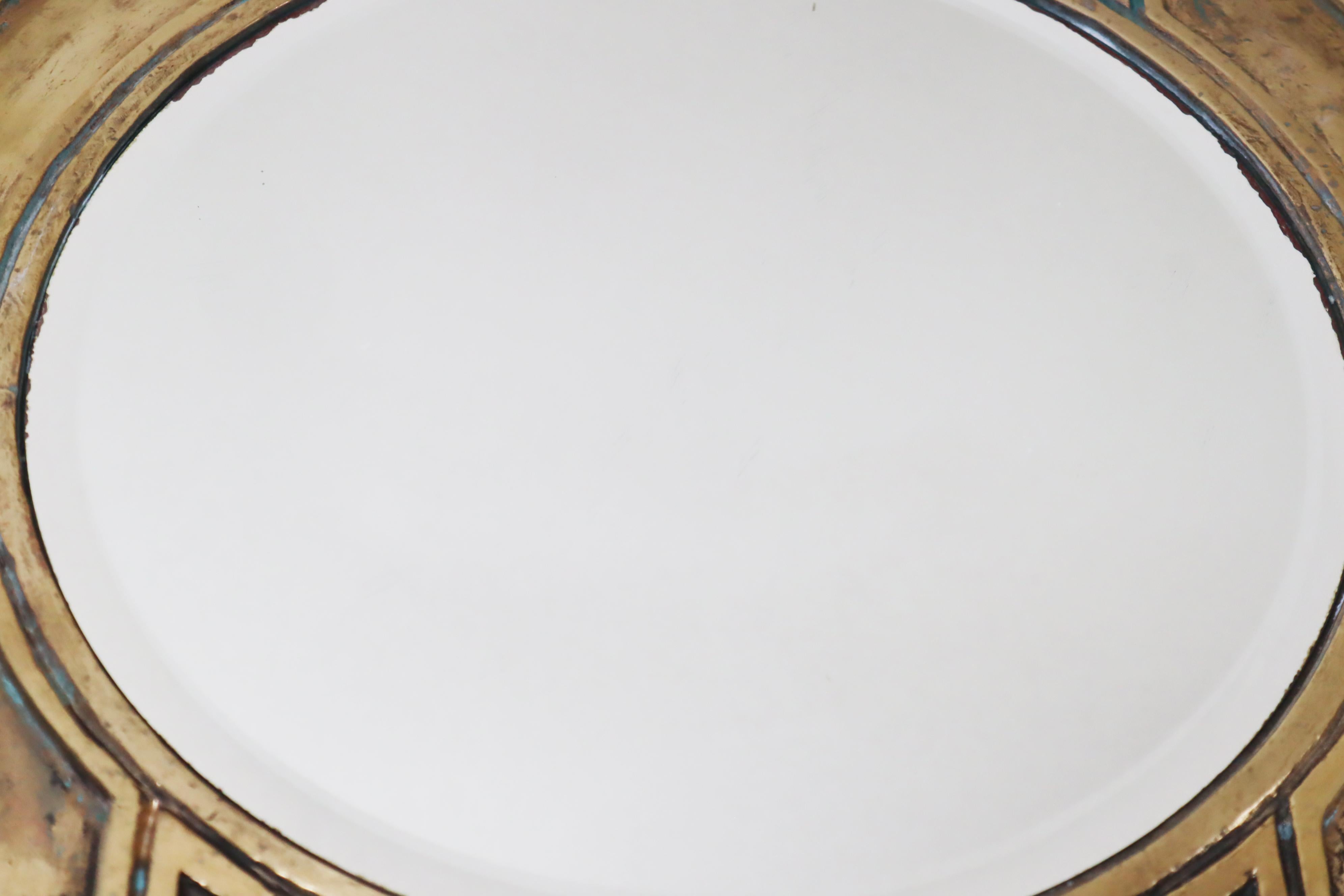 Luxueux miroir rond en laiton coulé massif au design Brutalisme du milieu du siècle en vente 1