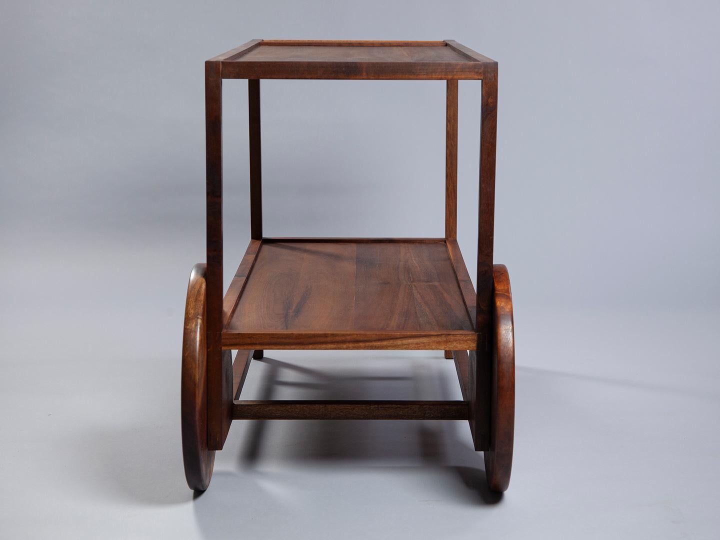 Lujoso carro de bar Pitta de madera maciza con diseño brasileño atemporal en venta 8
