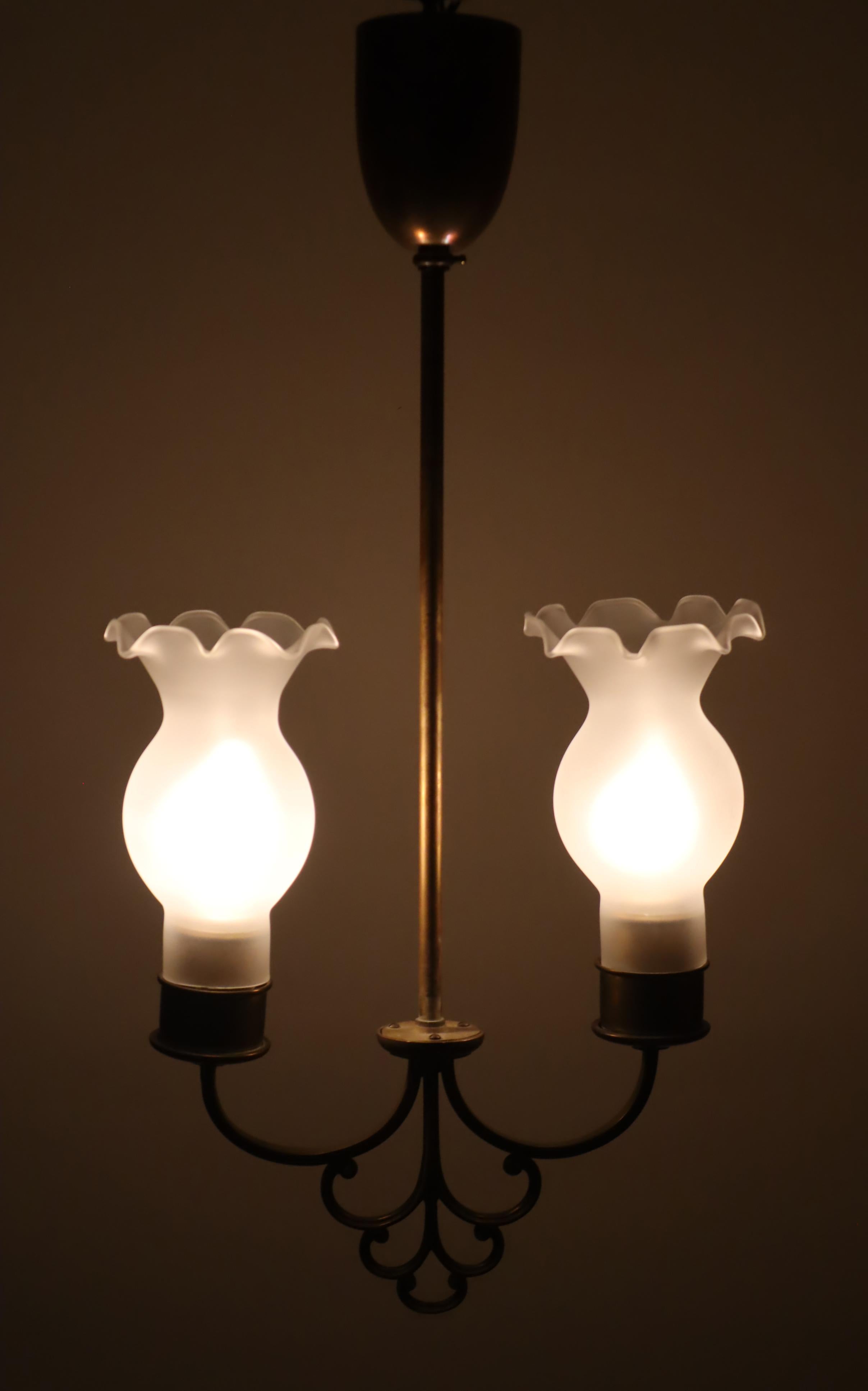Lussuosa lampada a sospensione in stile liberty svedese in ottone e vetro in vendita 2