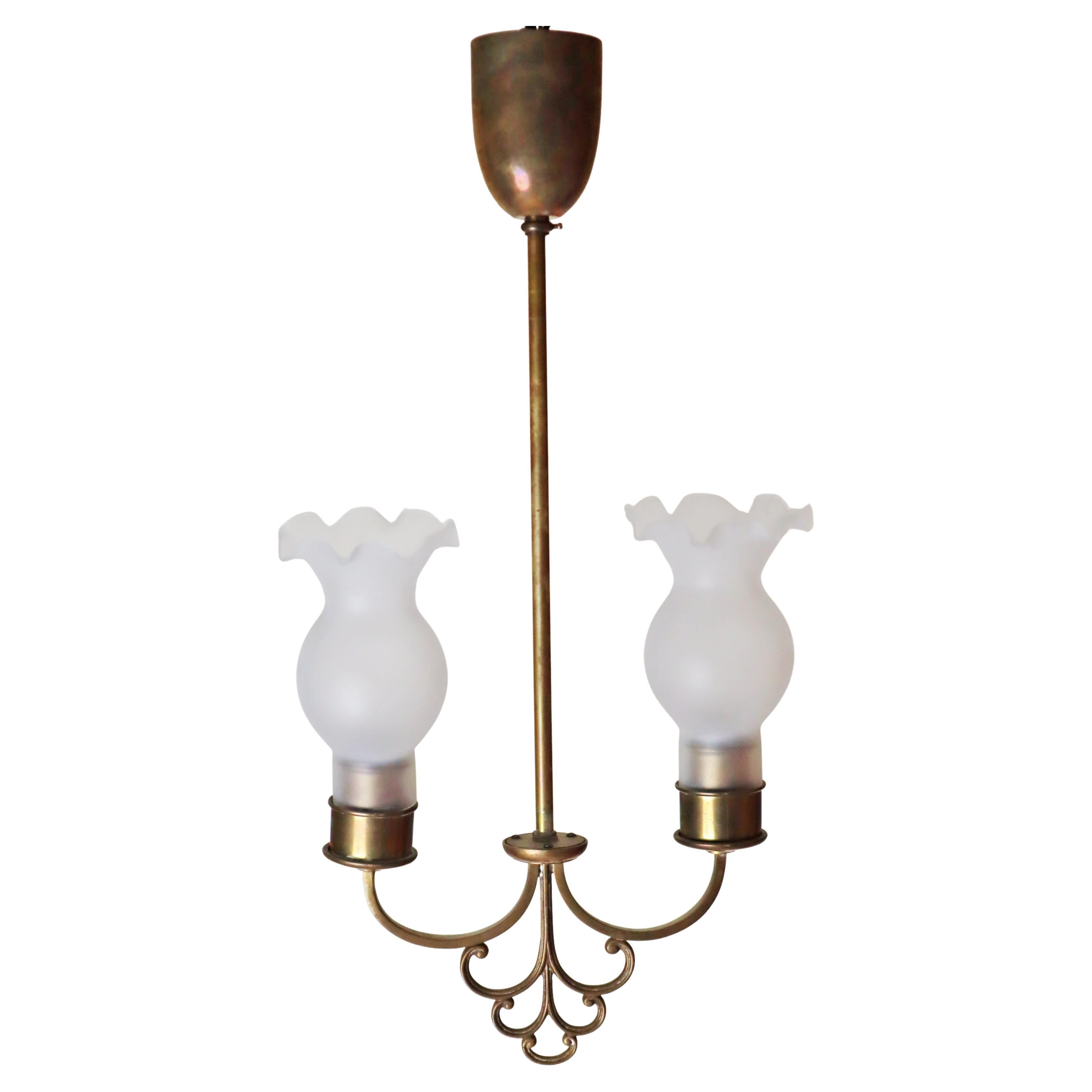 Lussuosa lampada a sospensione in stile liberty svedese in ottone e vetro in vendita
