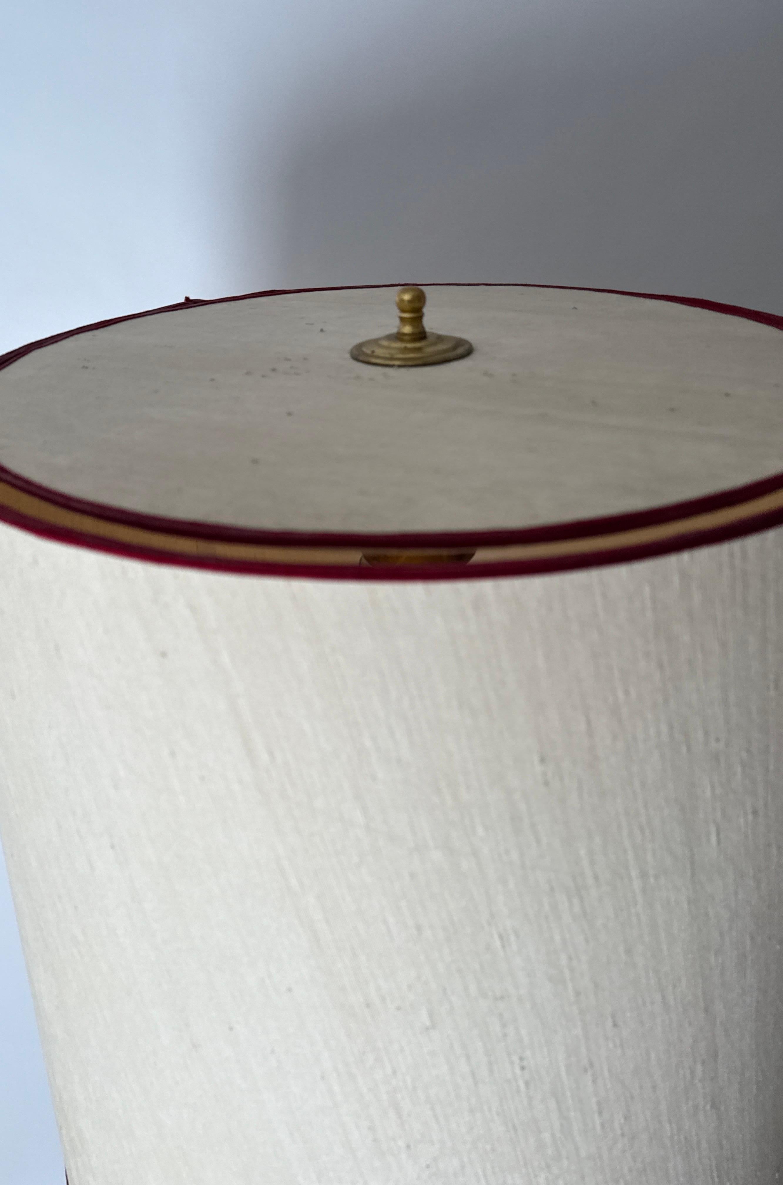Luxuriöse schwedische skandinavisch moderne rote Stehlampe Stilarmatur Tranas, 1960er Jahre (Schwedisch) im Angebot