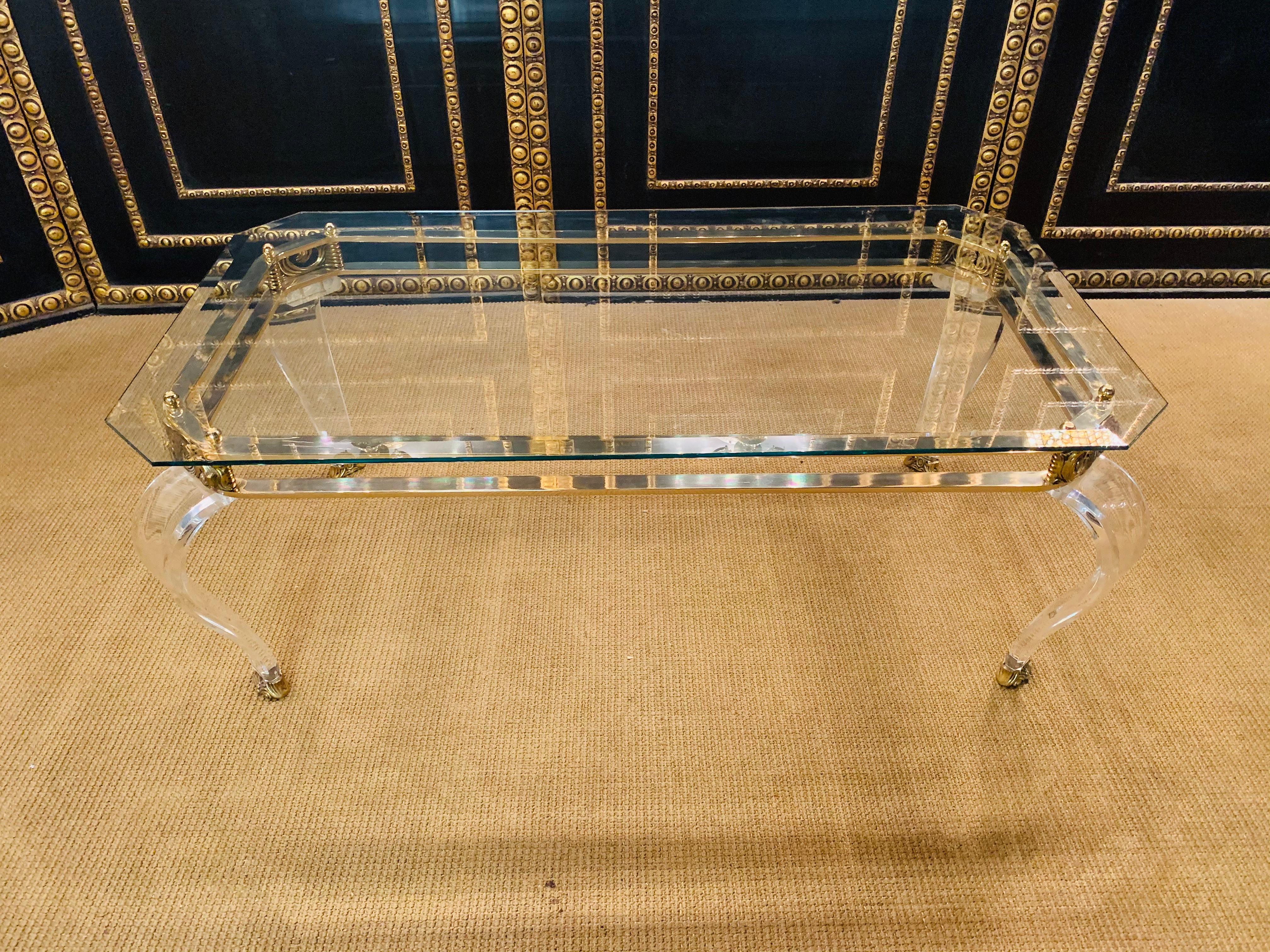 Luxury Table Acrylic with Brass Curved Legs in Acrylic High Quality In Good Condition In Berlin, DE