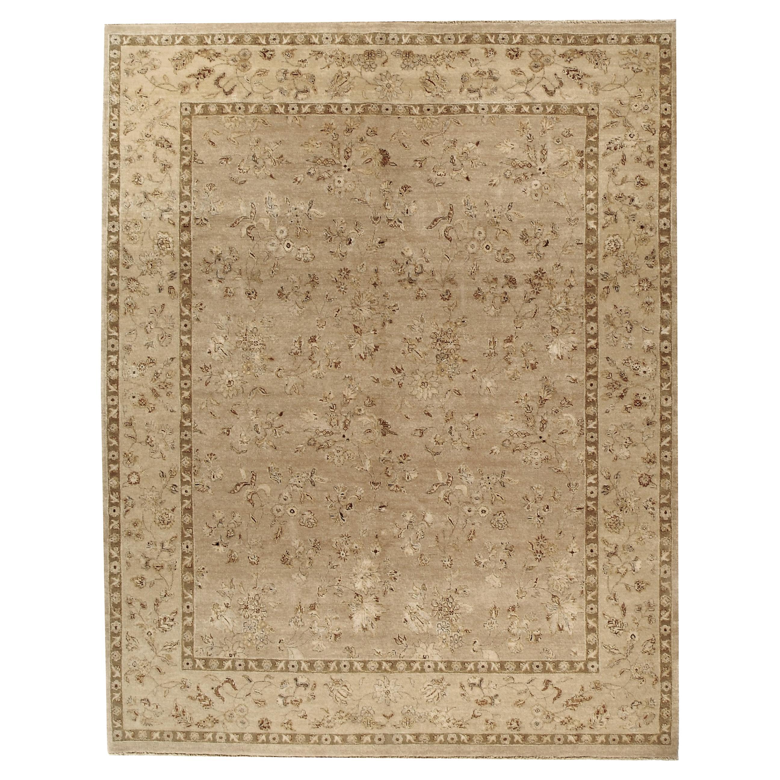 Luxury Traditional Hand-Knotted Brighton Cream & Ivory 12x24 Rug For Sale