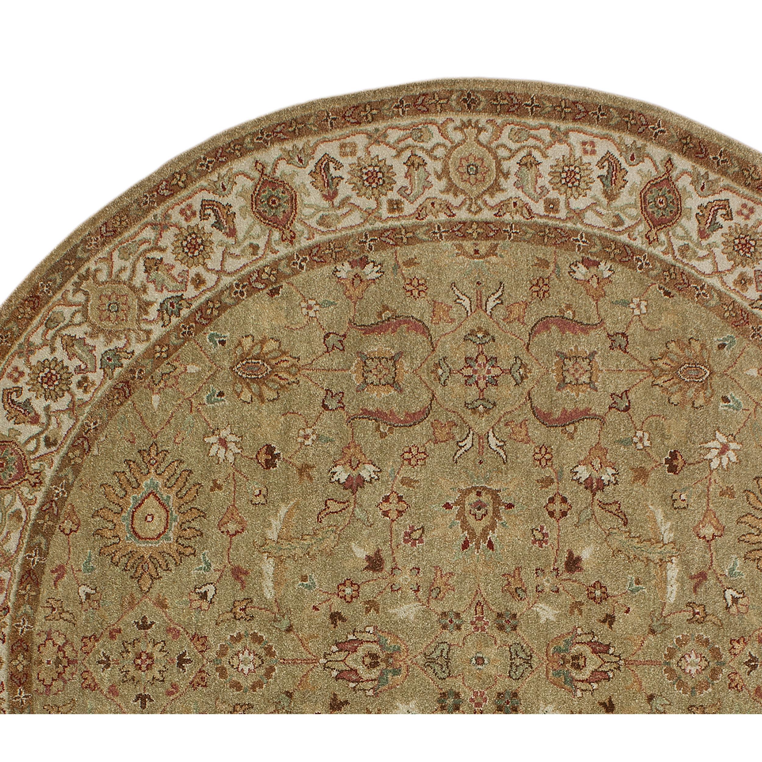 Realizzato meticolosamente, questo tappeto impiega le più intricate tecniche di tessitura tradizionali dell'India, guidate dall'esperienza di abili artigiani. Realizzato con le lane più pregiate e raffinate, rinomate per la loro eccezionale qualità