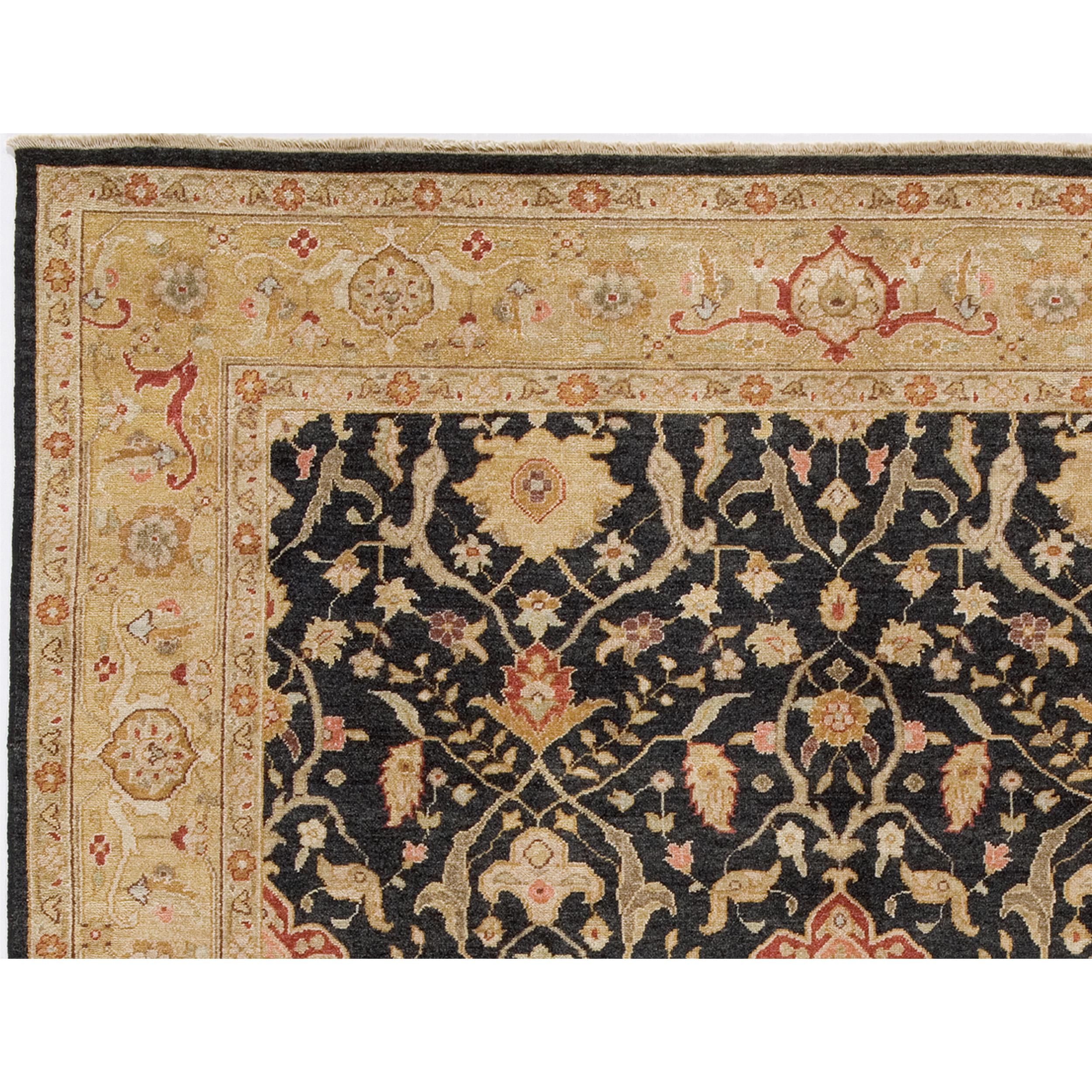 Ce luxueux tapis traditionnel noué à la main, qui a fait l'objet d'un travail méticuleux, est fabriqué à partir de la laine la plus fine. Ce tapis transcende sa fonction utilitaire et devient une œuvre d'art qui ravit les sens et s'harmonise