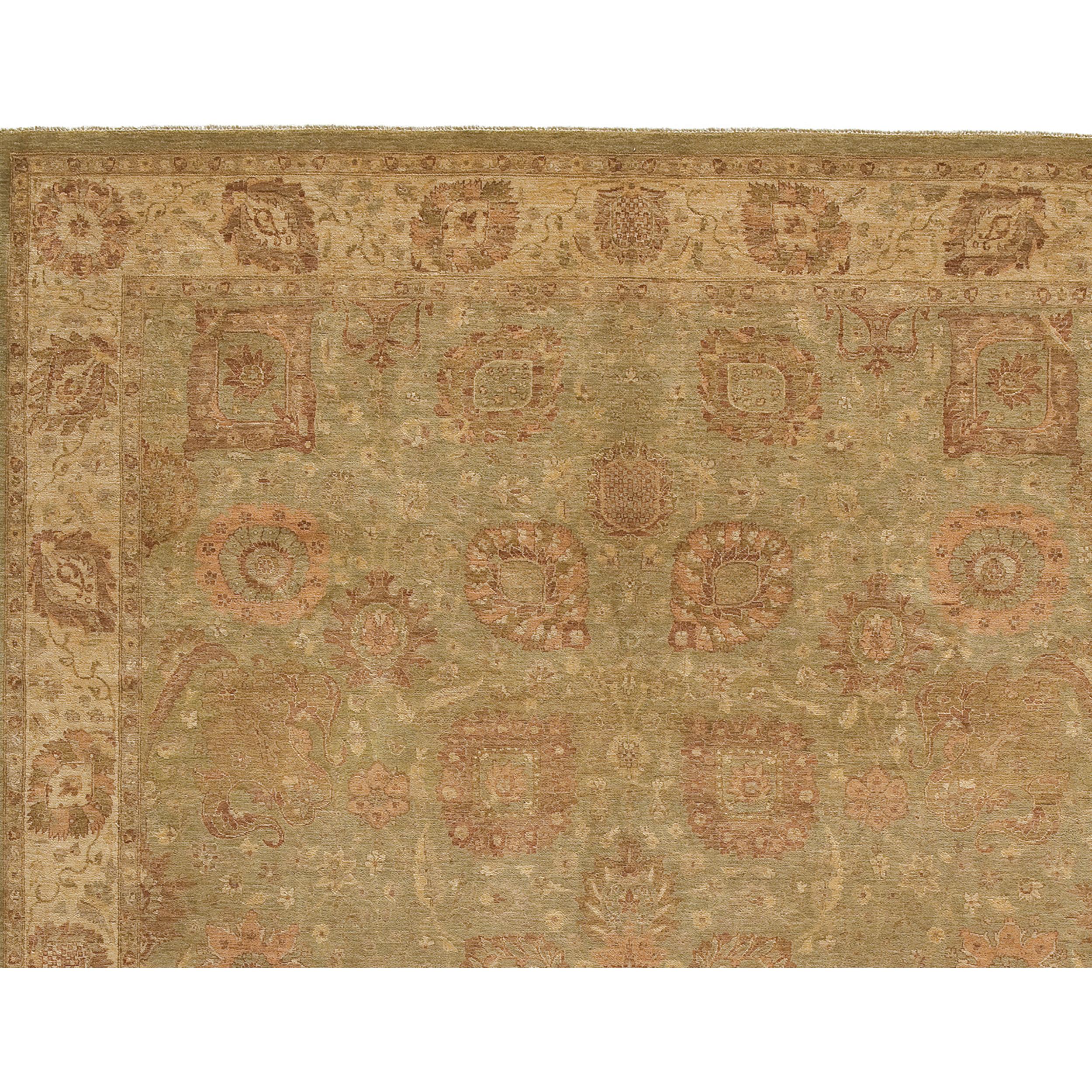 Luxury Traditional Hand-Knotted Vase Pistachio and Ivory 10x14 Rug In New Condition For Sale In Secaucus, NJ