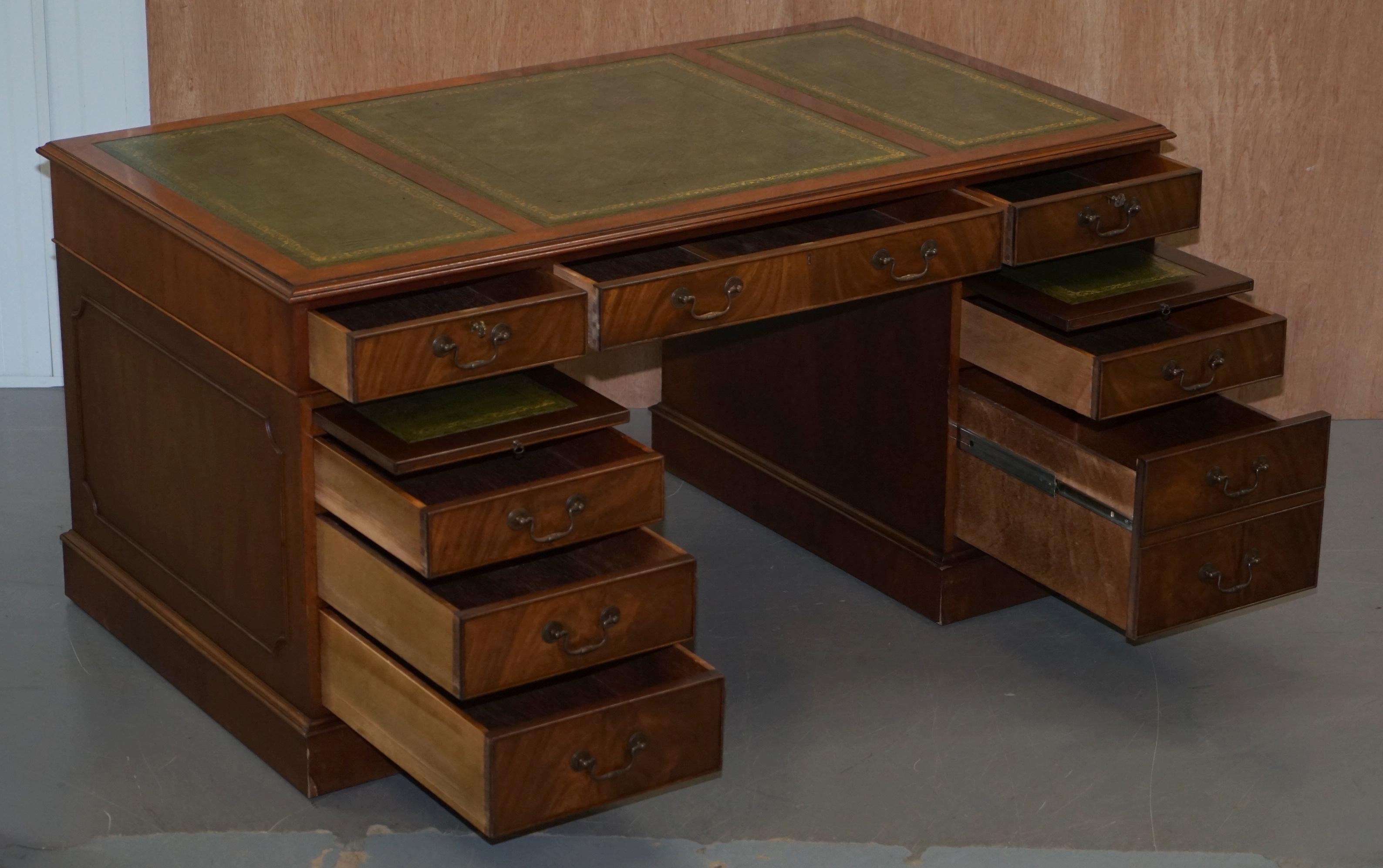 Luxury Twin Pedestal Partner Desk, Twin Butlers Trays, Mahogany & Green Leather 10