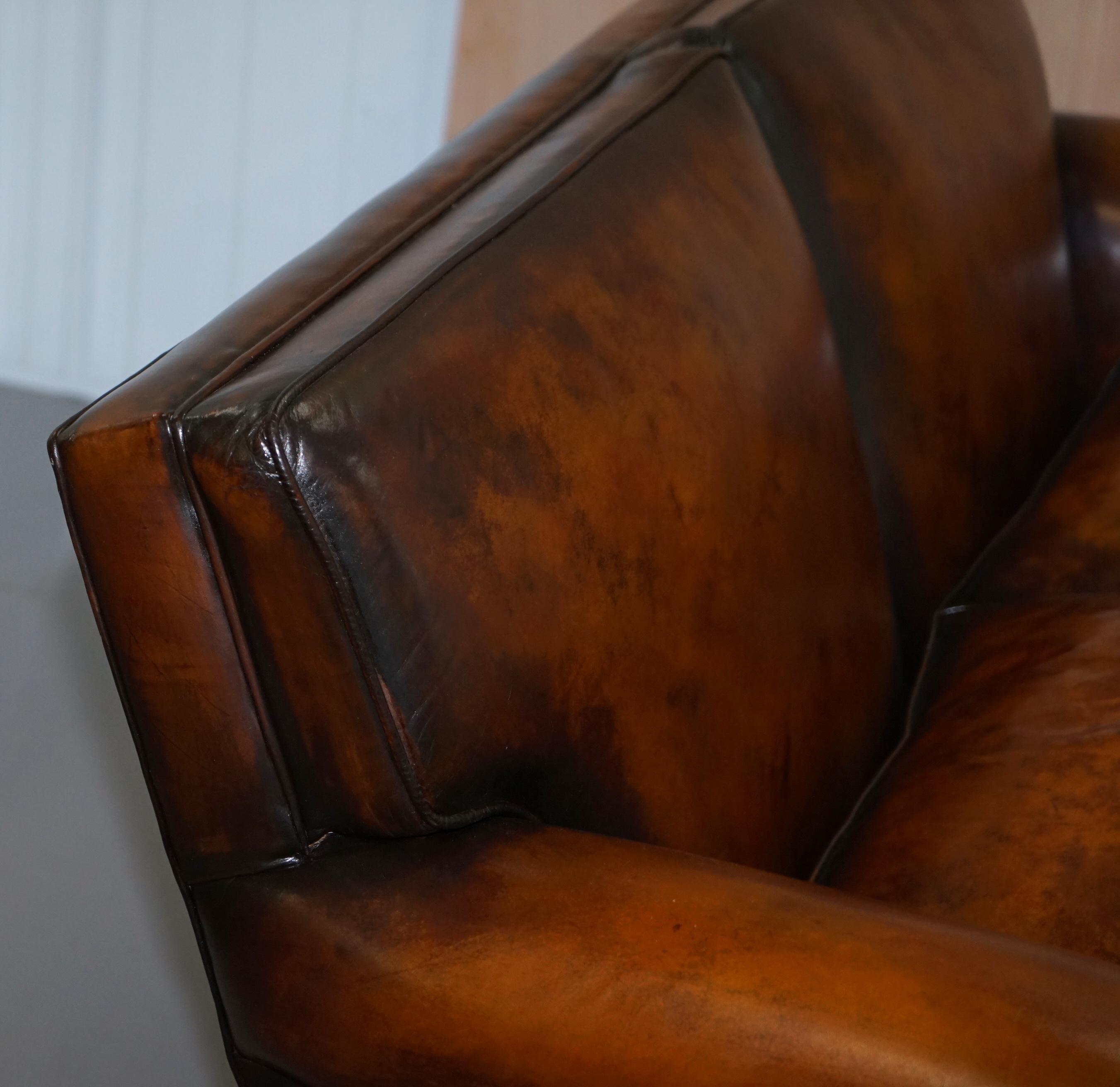 Luxus viktorianischen Hand gefärbt Aged Brown Leder zwei Sitz Sofa Hand geschnitzt Floral im Angebot 12