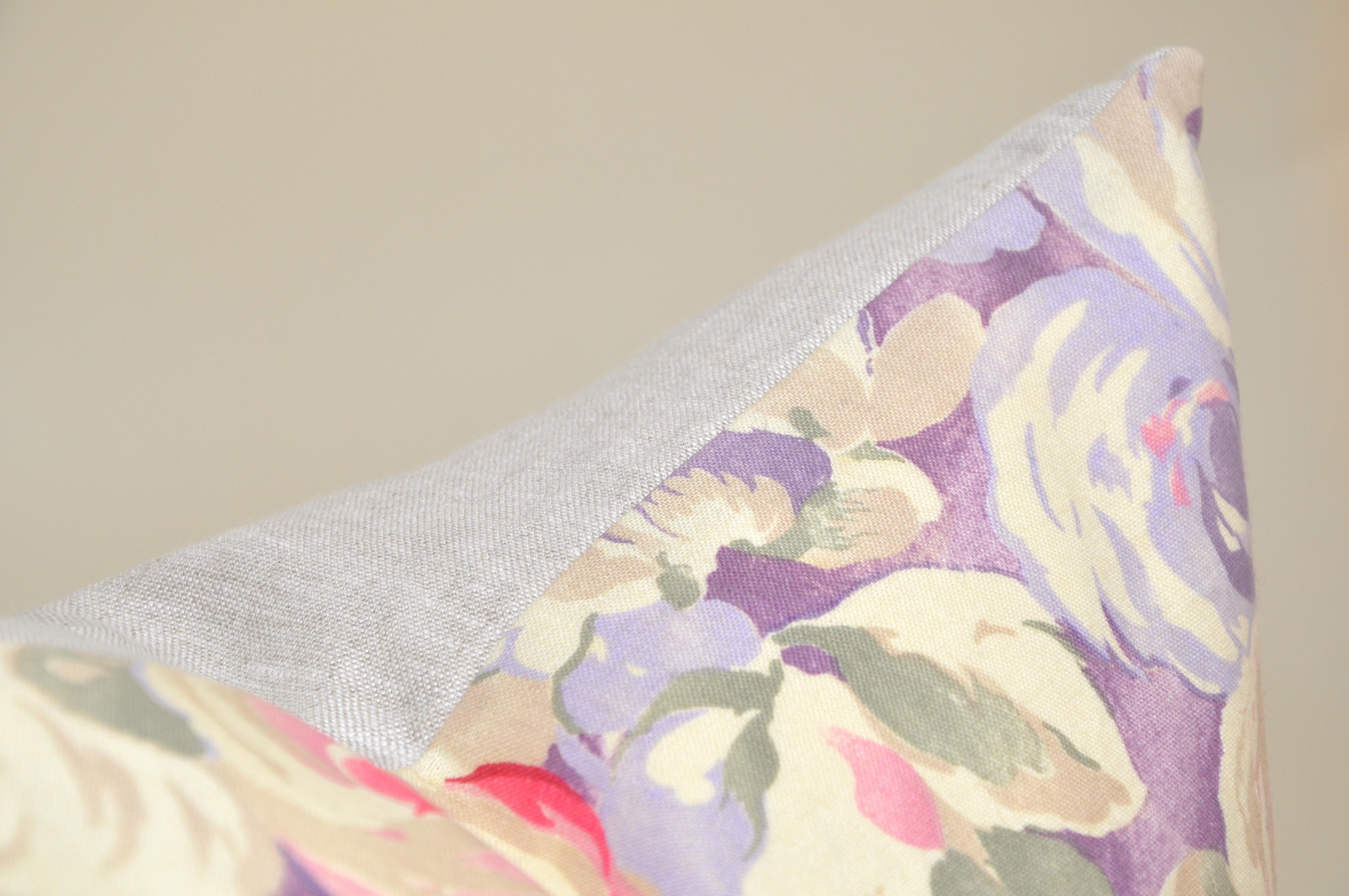 Luxuriöses Vintage Kissen aus irischem Leinen von Katie Larmour Couture Cushions Floral Rose (Rokoko) im Angebot