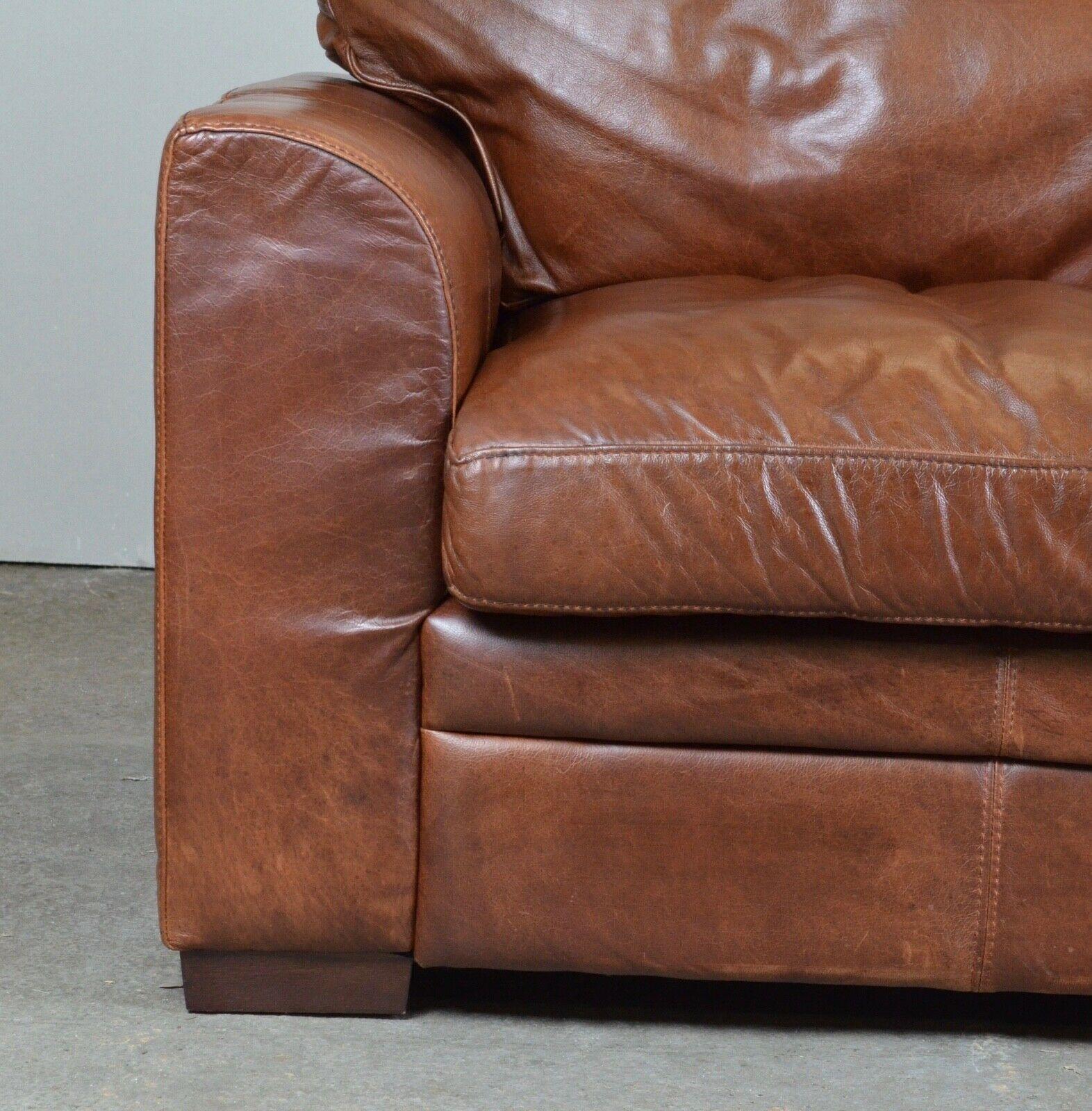 Hand-Crafted LUXURY VIVA ITALIAN DESIGNER TAN LEATHER 3 SEATER SOFA ARMCHAiR  ALSO AVAILABLE For Sale