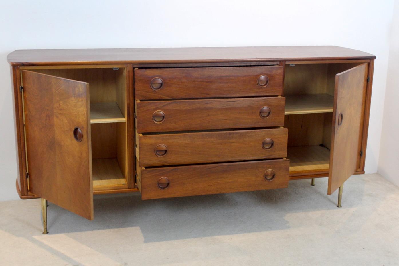 Mid-Century Modern Luxury Walnut Brass Credenza by William Watting for Fristho Modernart Denmark For Sale