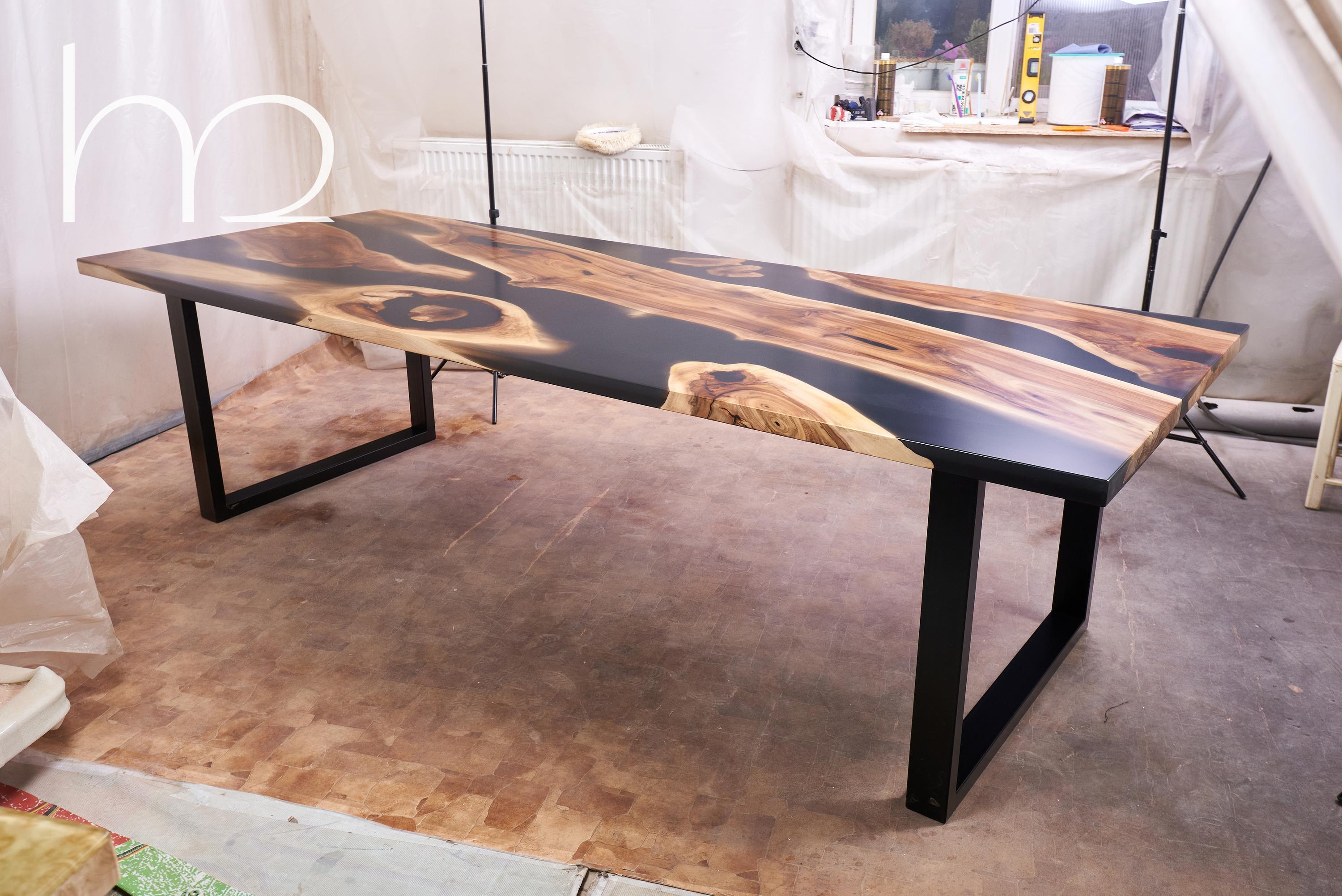 Brossé Table de salle à manger en noyer Style moderne du milieu du siècle Grande table de salle à manger rustique en vente