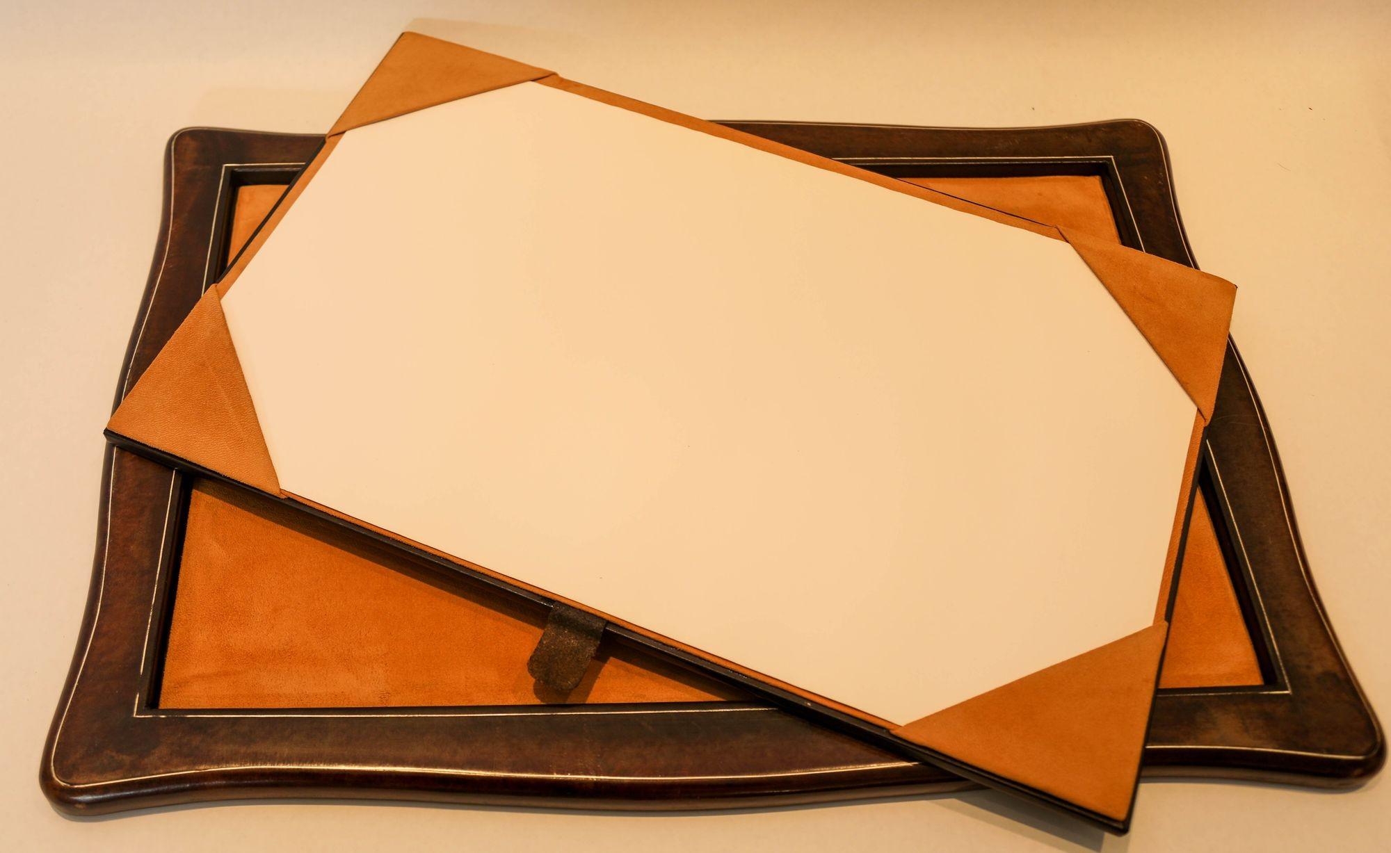 Pad de bureau de luxe Firenze Italie Bon état - En vente à North Hollywood, CA