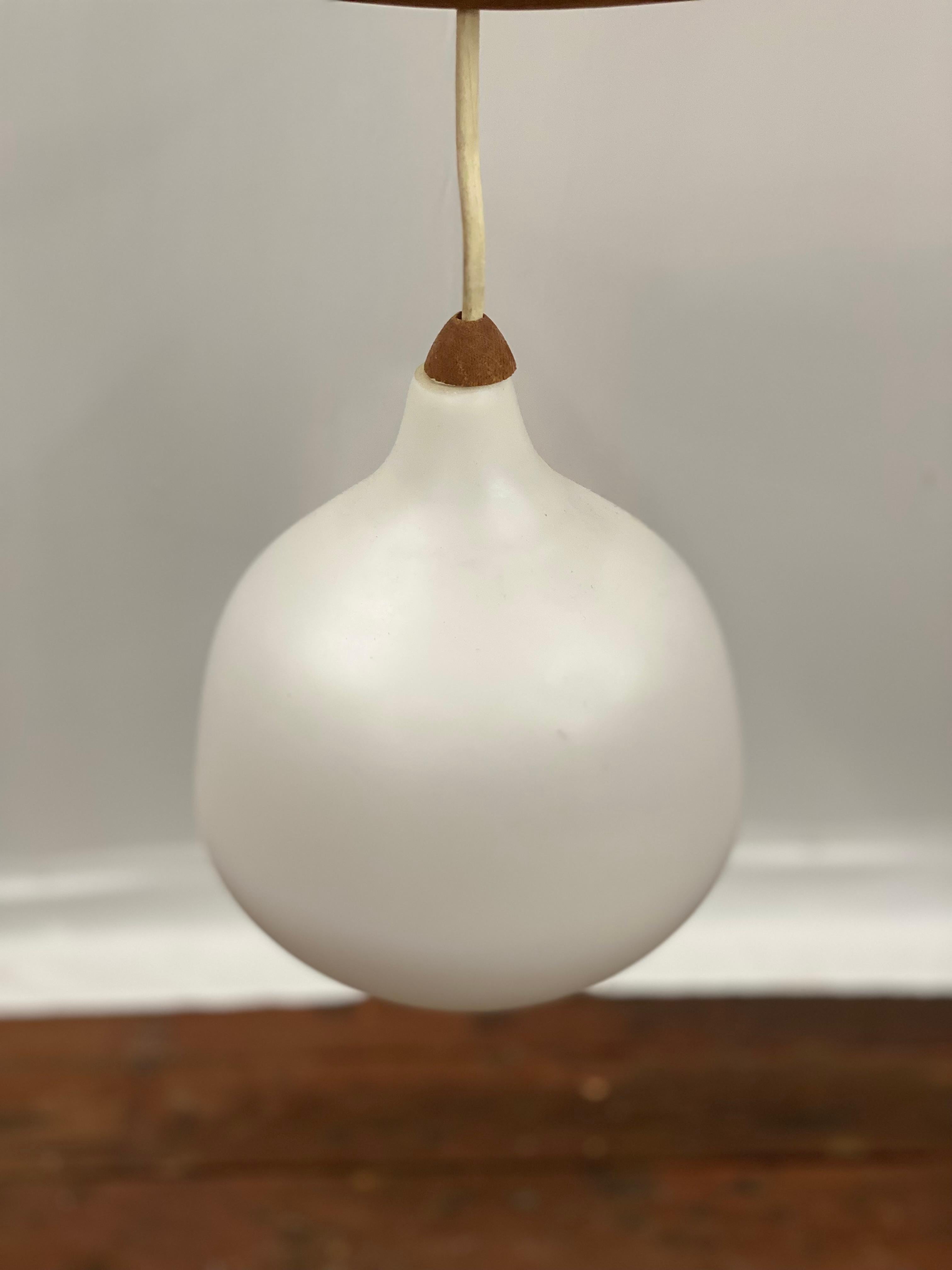 Vetro Luxus Model 512 Uno & Osten Kristiansson Bananen Triple Pendant in vendita