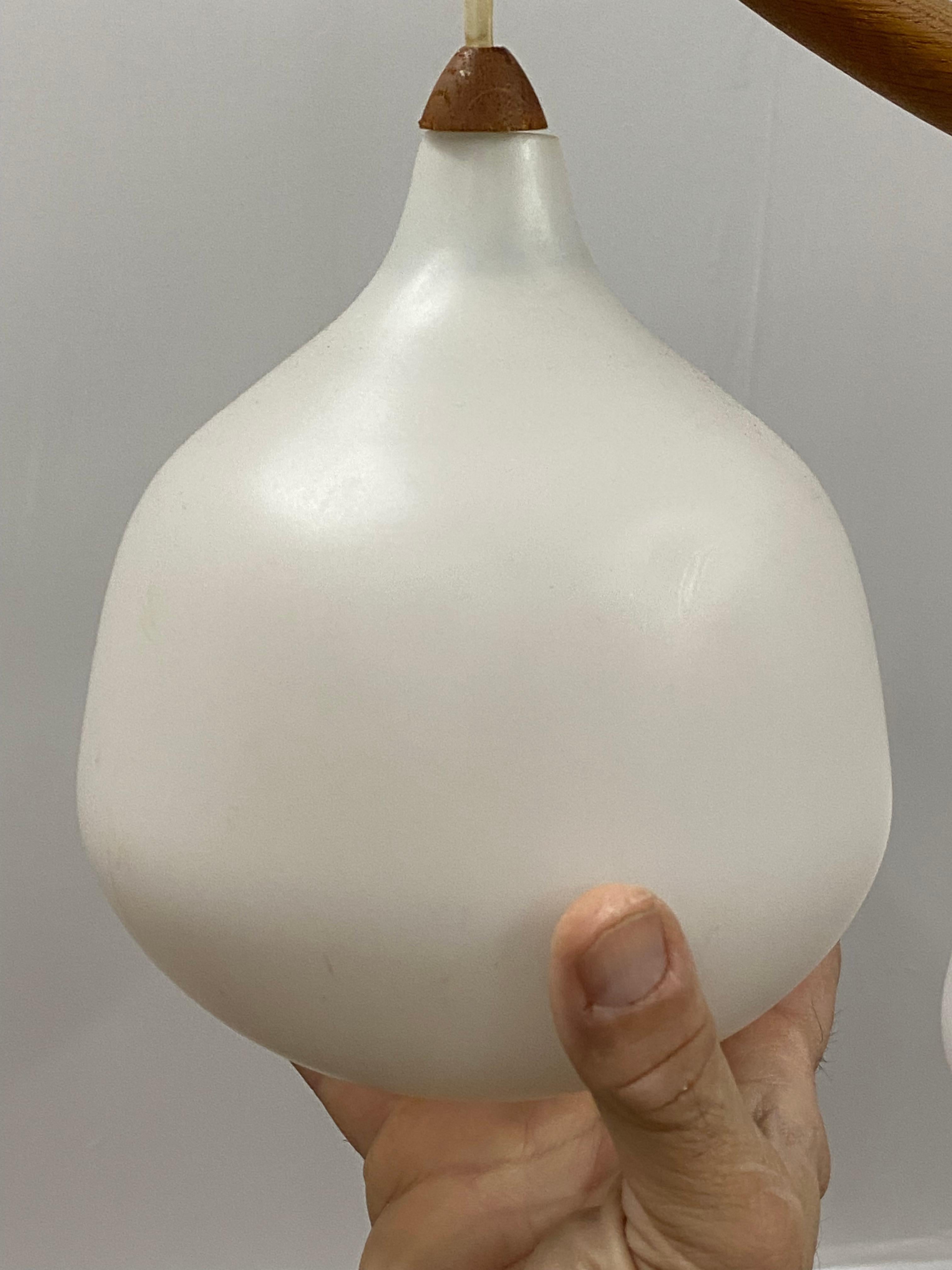 Luxus Model 512 Uno & Osten Kristiansson Bananen Triple Pendant in vendita 1