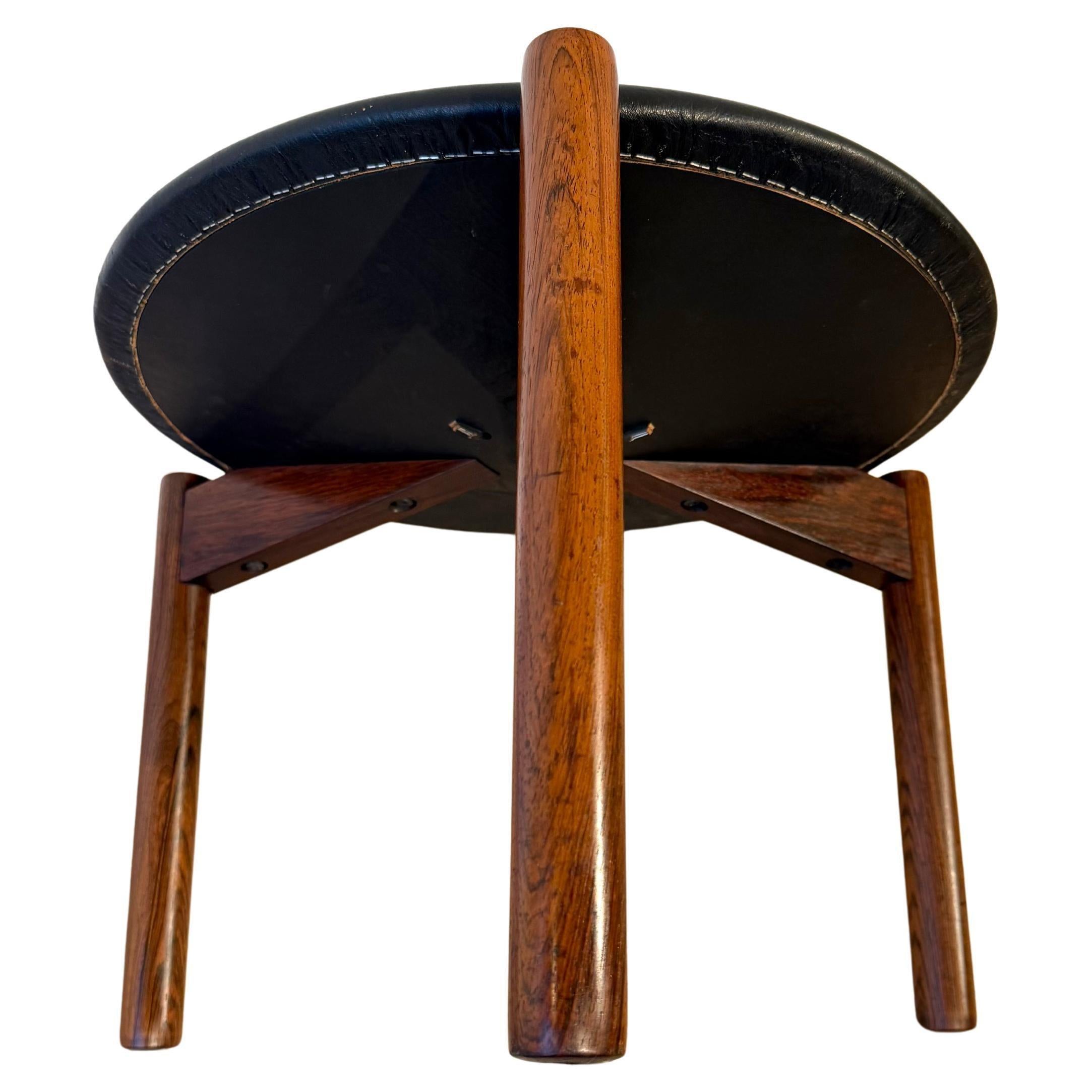 Mid-Century Modern Tabouret Luxus par Uno & Östen Kristiansson en vente