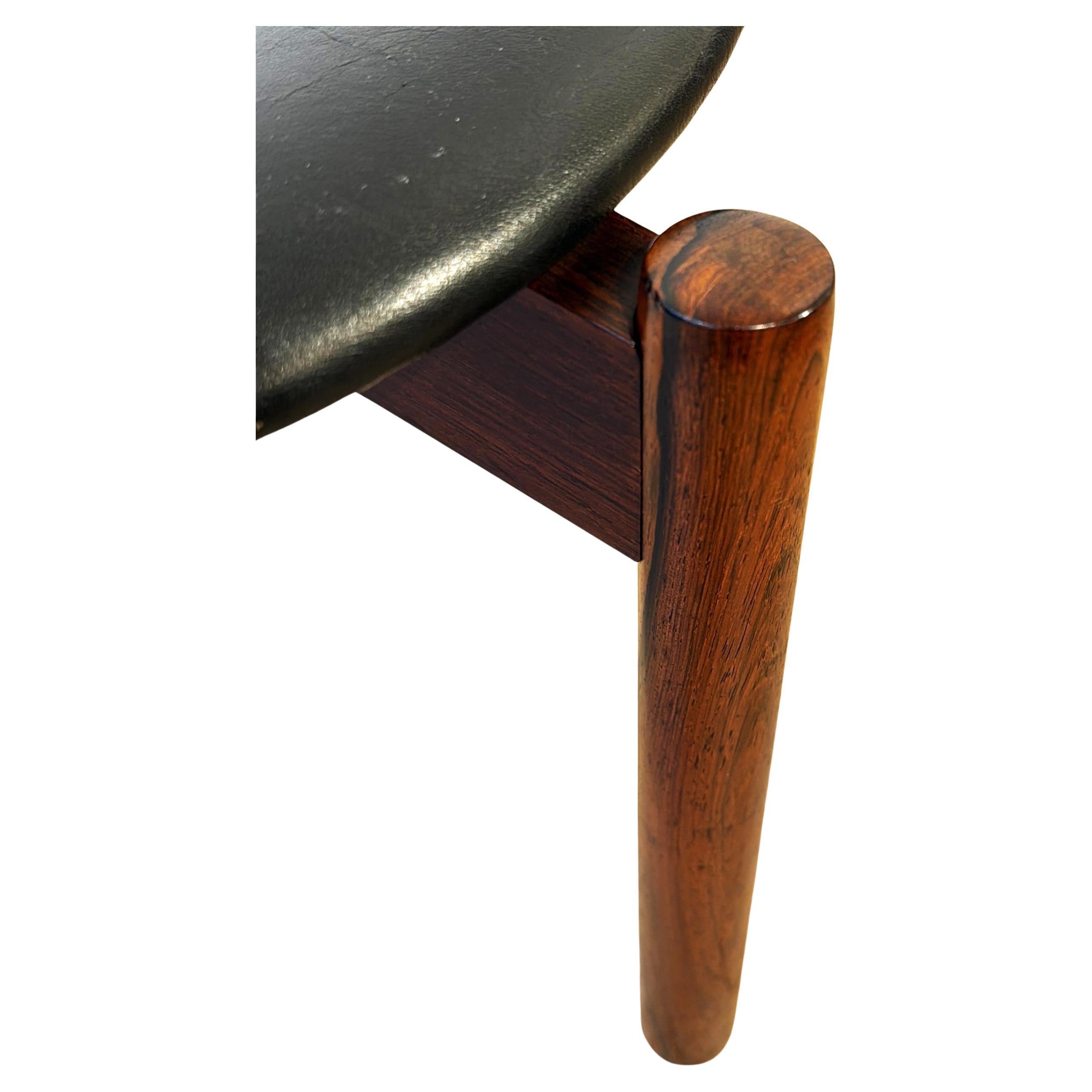 Travail du bois Tabouret Luxus par Uno & Östen Kristiansson en vente