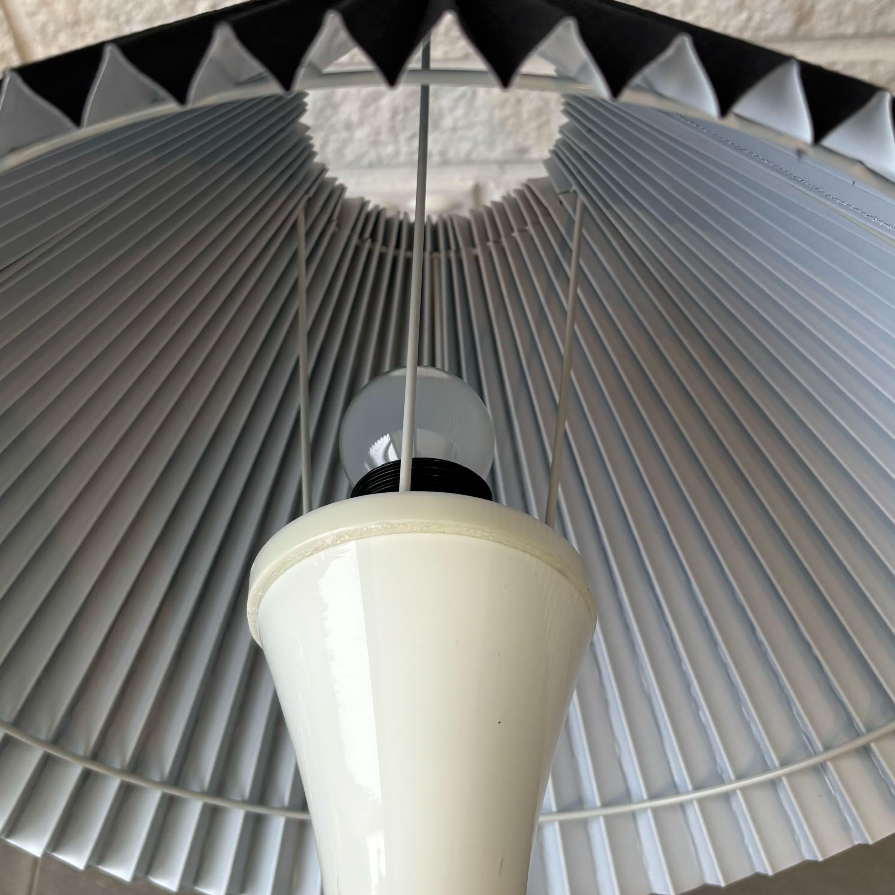 Luxus Tischlampen 1011 STIL, Uno & Östen Kristiansson, weißes Glas, Schweden 1960er Jahre im Angebot 4