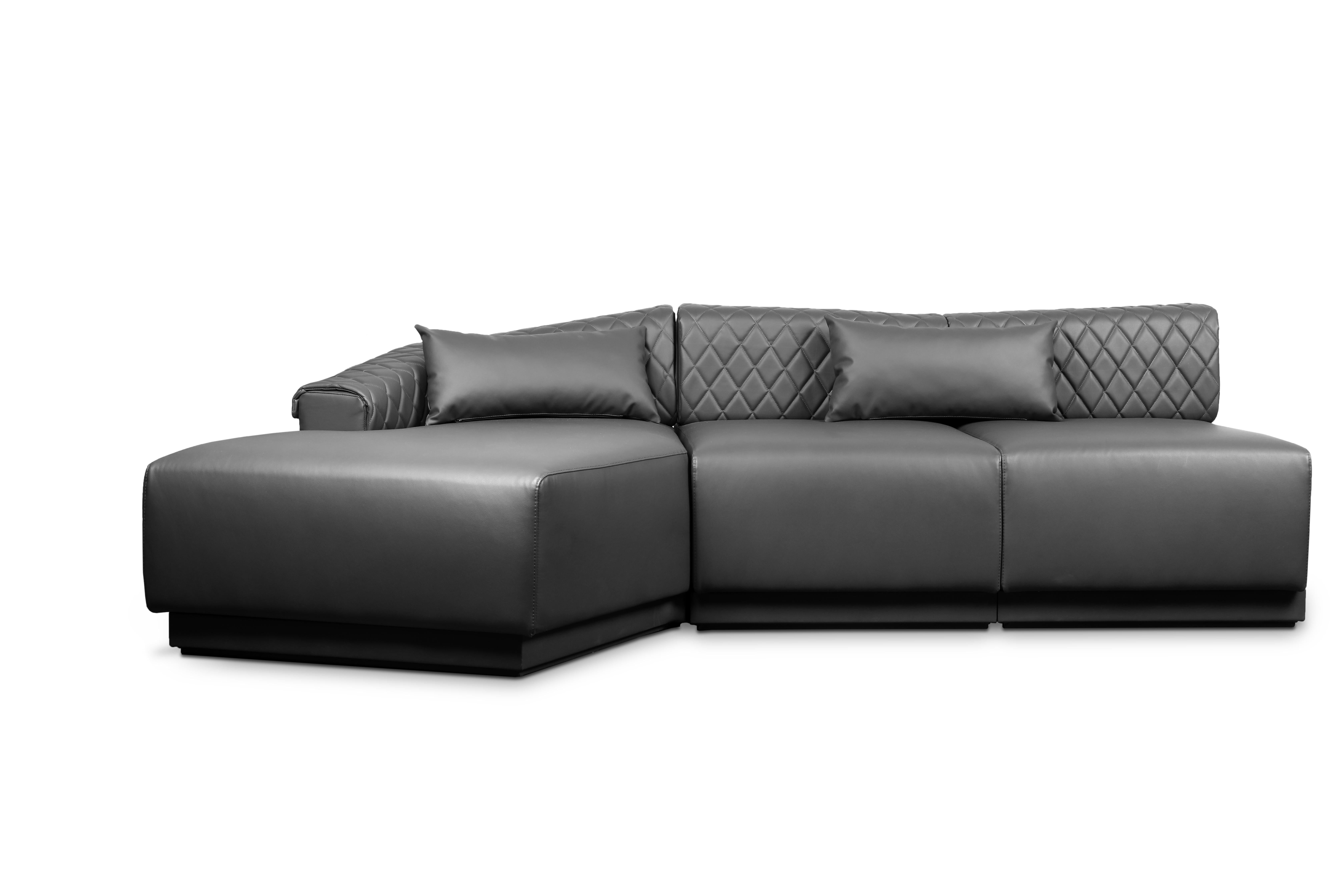 Anguis Sofa in Grey Synthetic Leather with Quilted Backrest and Wood Base In New Condition For Sale In New York, NY