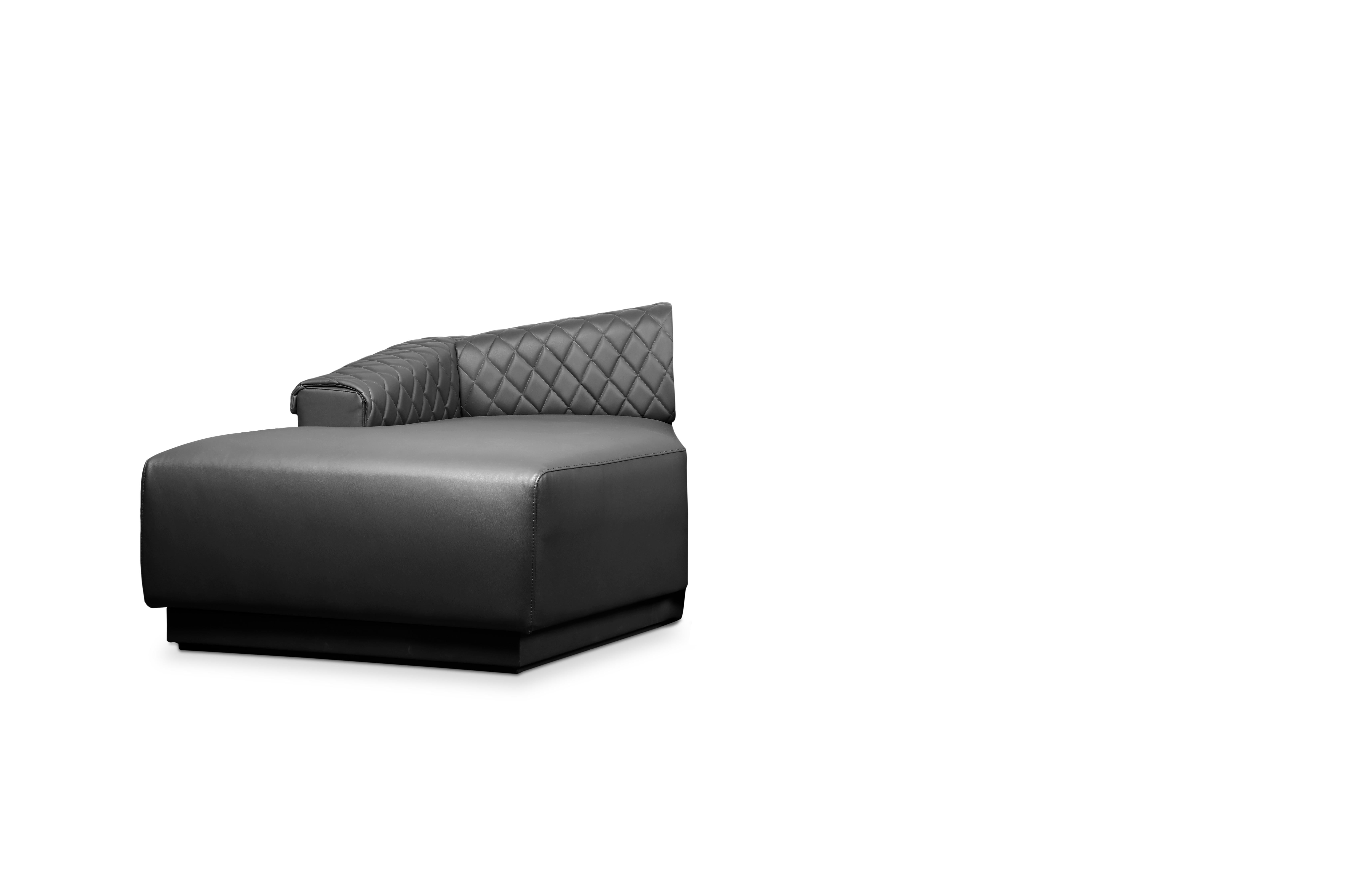 Contemporary Anguis Sofa in Grey Synthetic Leather with Quilted Backrest and Wood Base For Sale